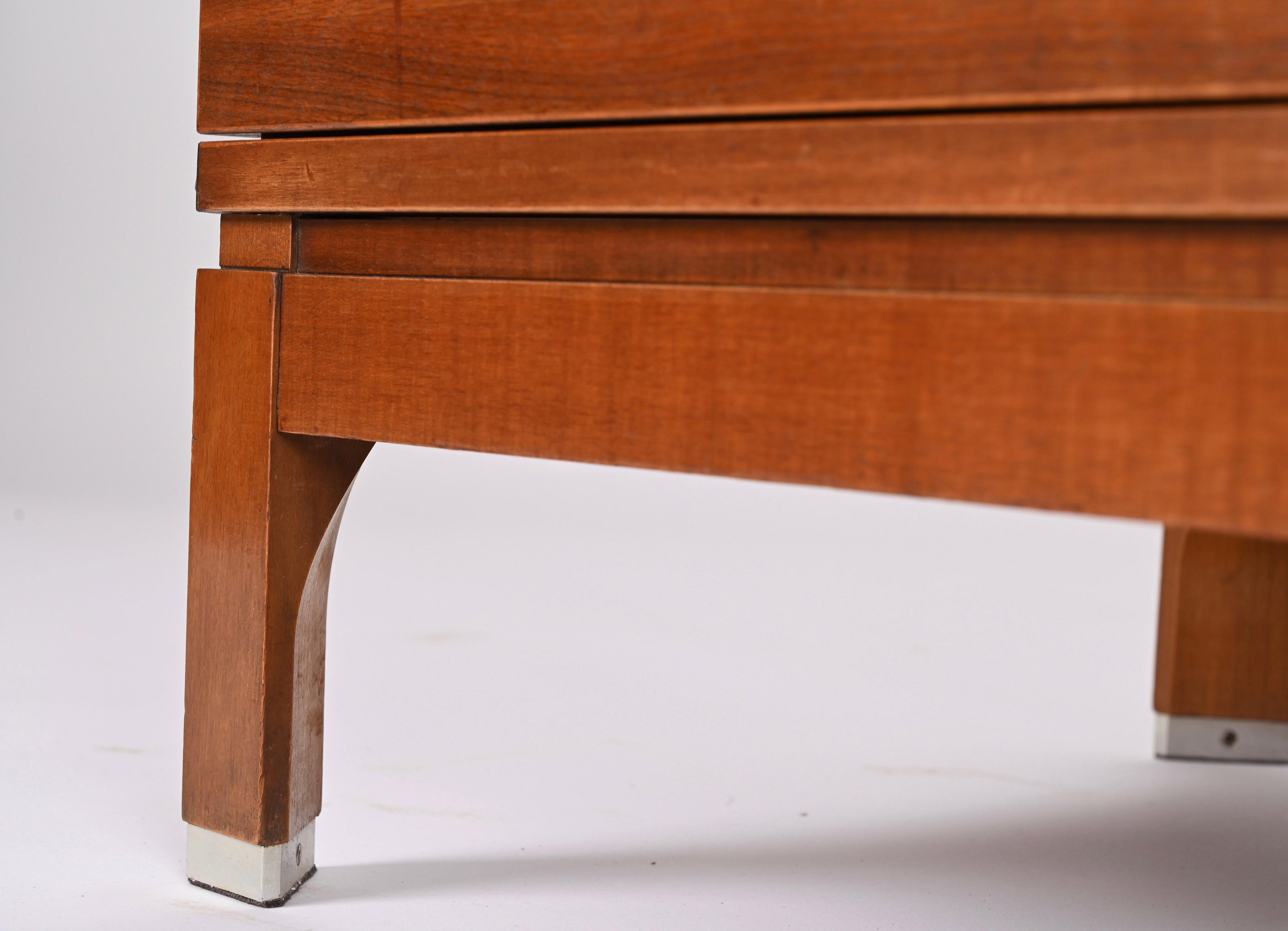 Mid-Century Chest of Drawers in Walnut by Ico Parisi for MIM Roma, Italy 1960s For Sale 9