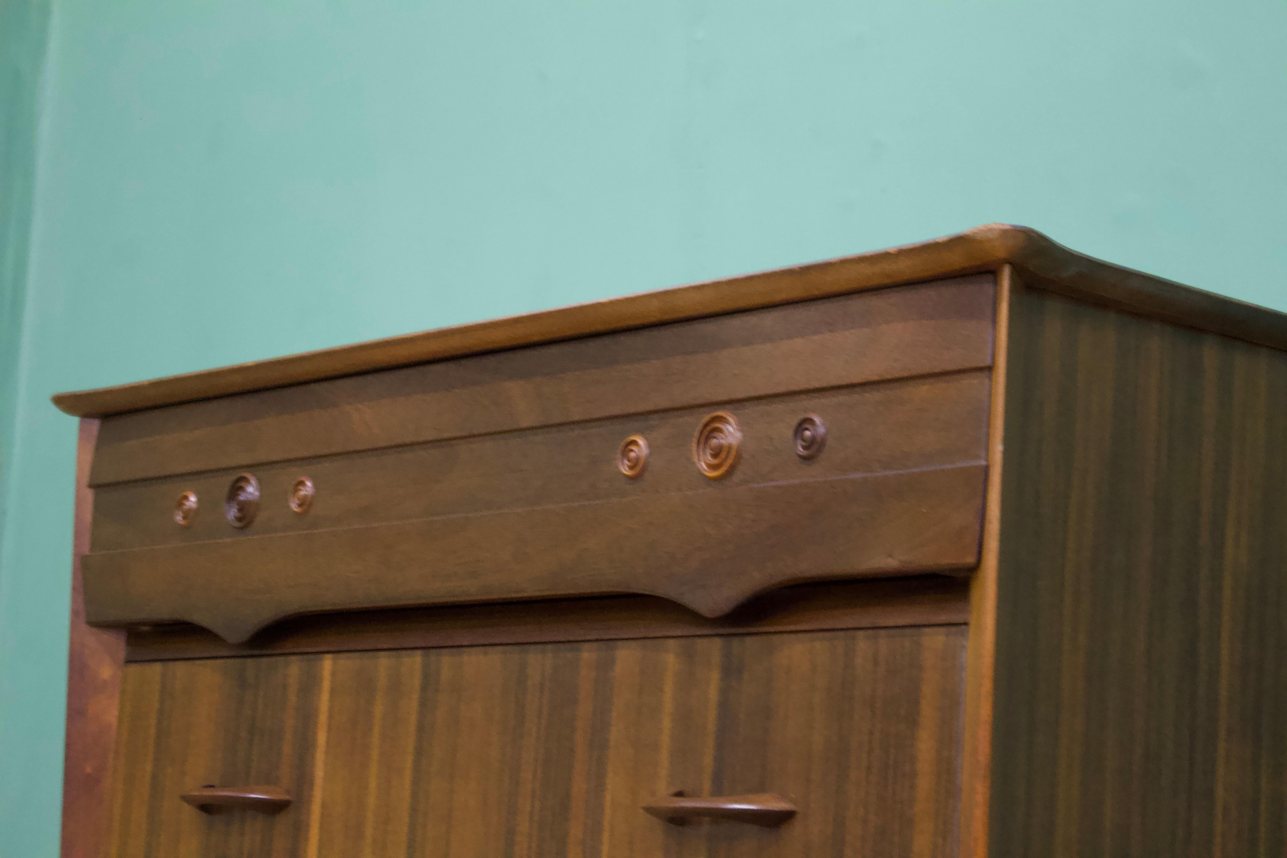 Mid-Century Chest of Drawers in Walnut from Waring and Gillow, 1950s In Good Condition For Sale In South Shields, GB