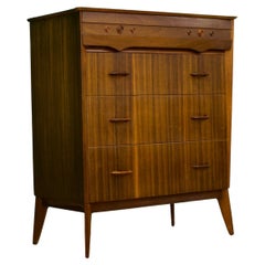 Mid-Century Chest of Drawers in Walnut from Waring and Gillow, 1950s