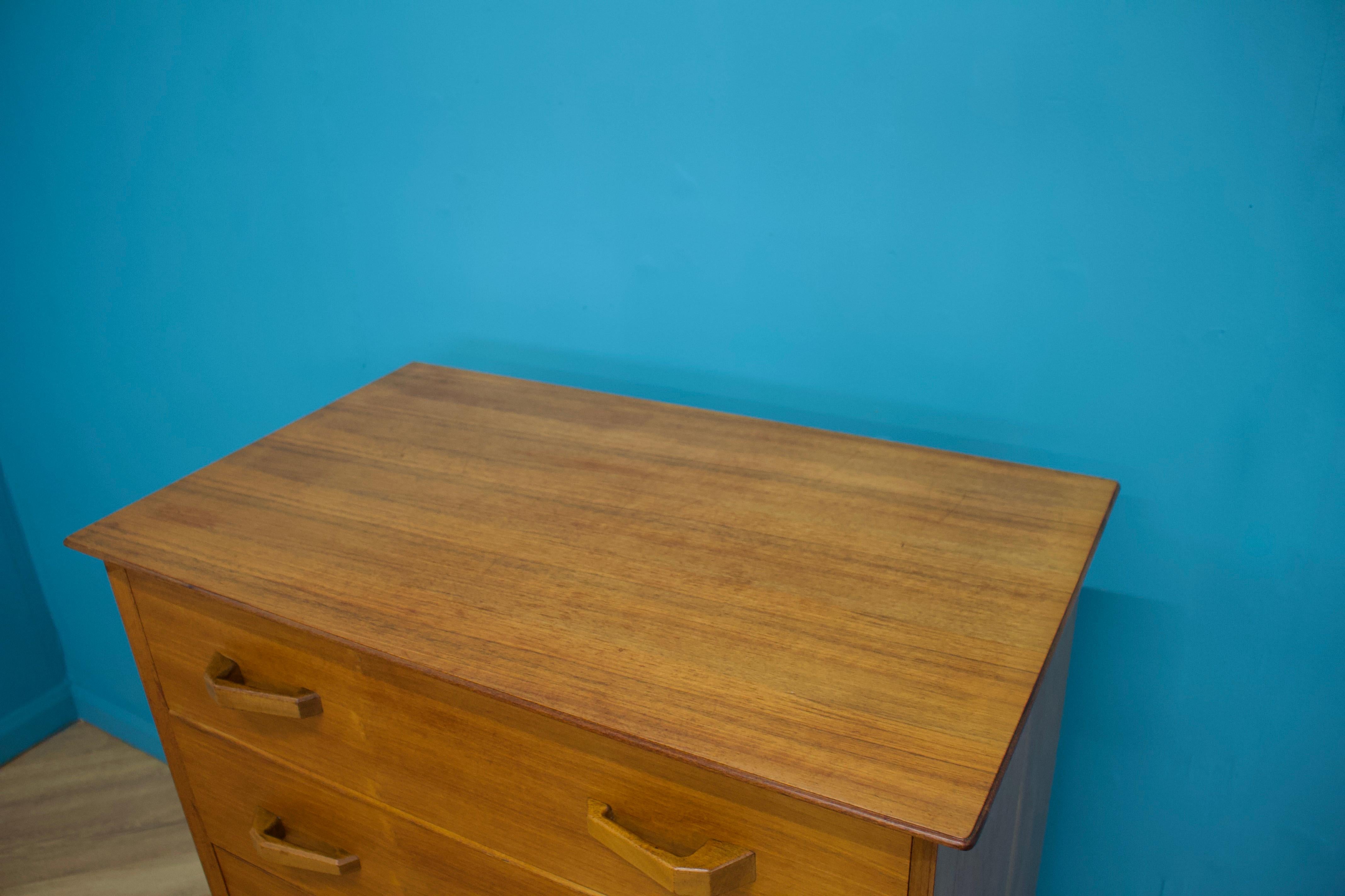 20th Century Mid-Century Chest of Drawers in Walnut & Teak from AY Crown Furniture, 1960s For Sale