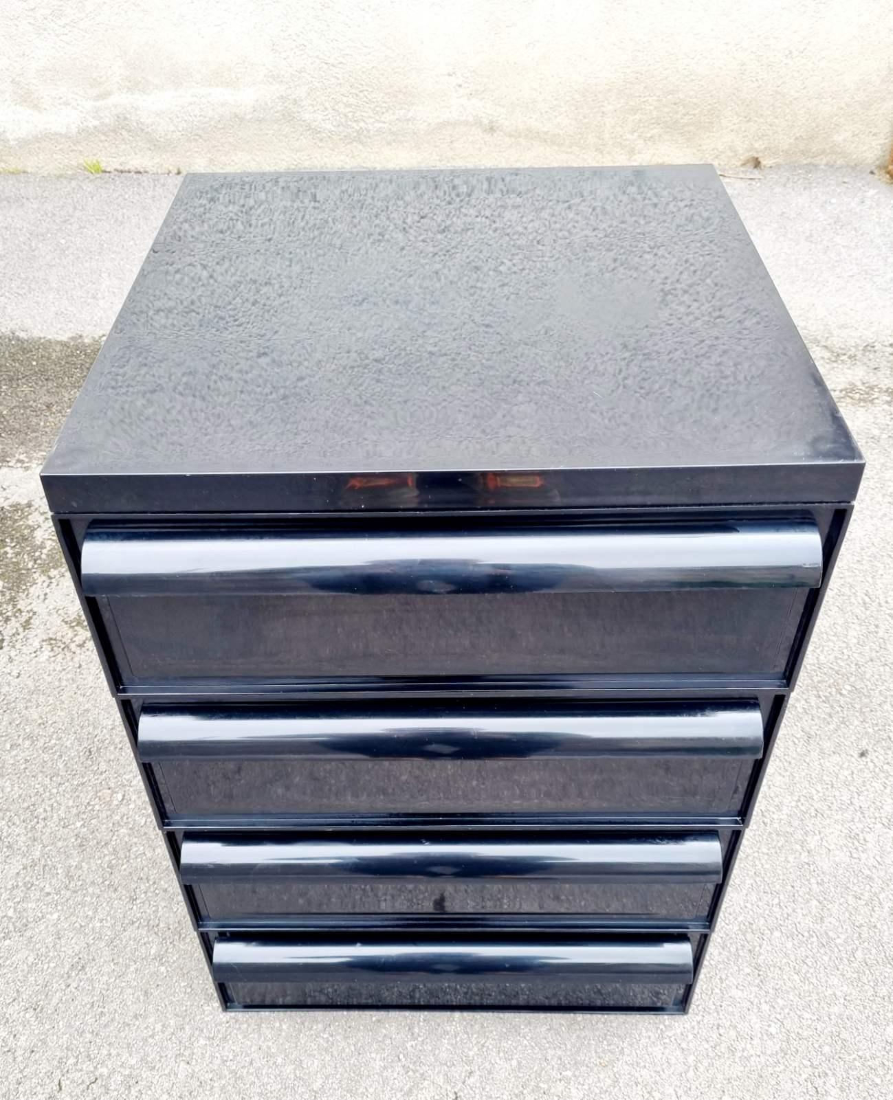 Late 20th Century Mid Century Chest of Drawers model 4601, Simon Fussell for Kartell, Italy 70s For Sale