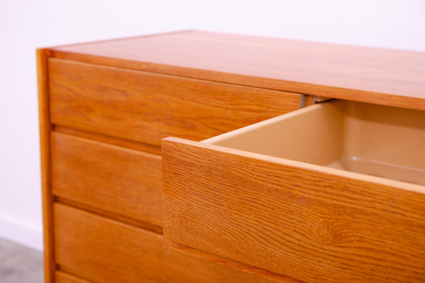 Mid century chest of drawers No. U-453 by Jiri Jiroutek, Czechoslovakia, 1960´s For Sale 4