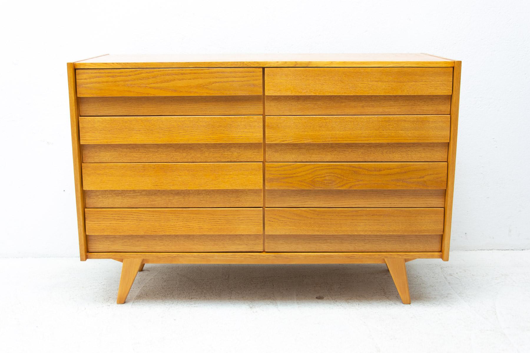 Mid century chest of drawers No. U-453 by Jiri Jiroutek, Czechoslovakia, 1960´s For Sale 5