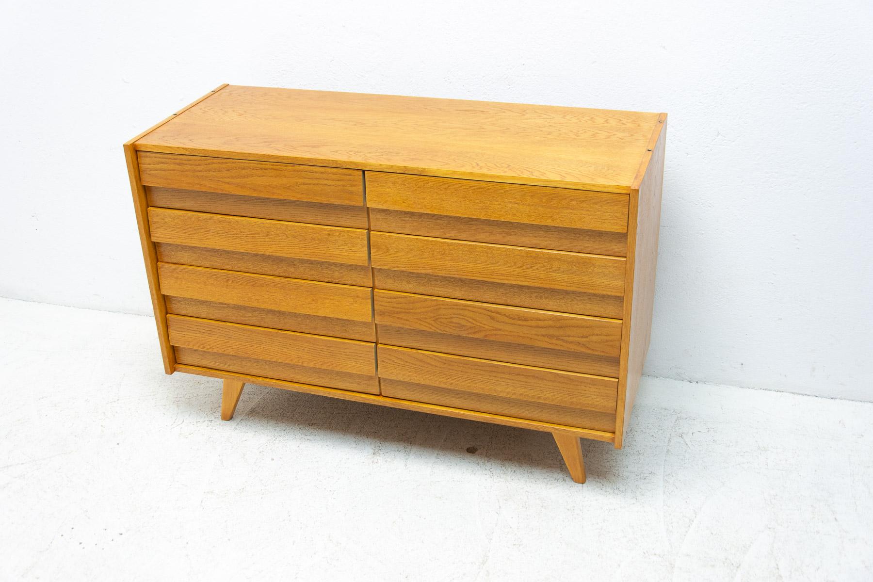 Mid century chest of drawers No. U-453 by Jiri Jiroutek, Czechoslovakia, 1960´s For Sale 7