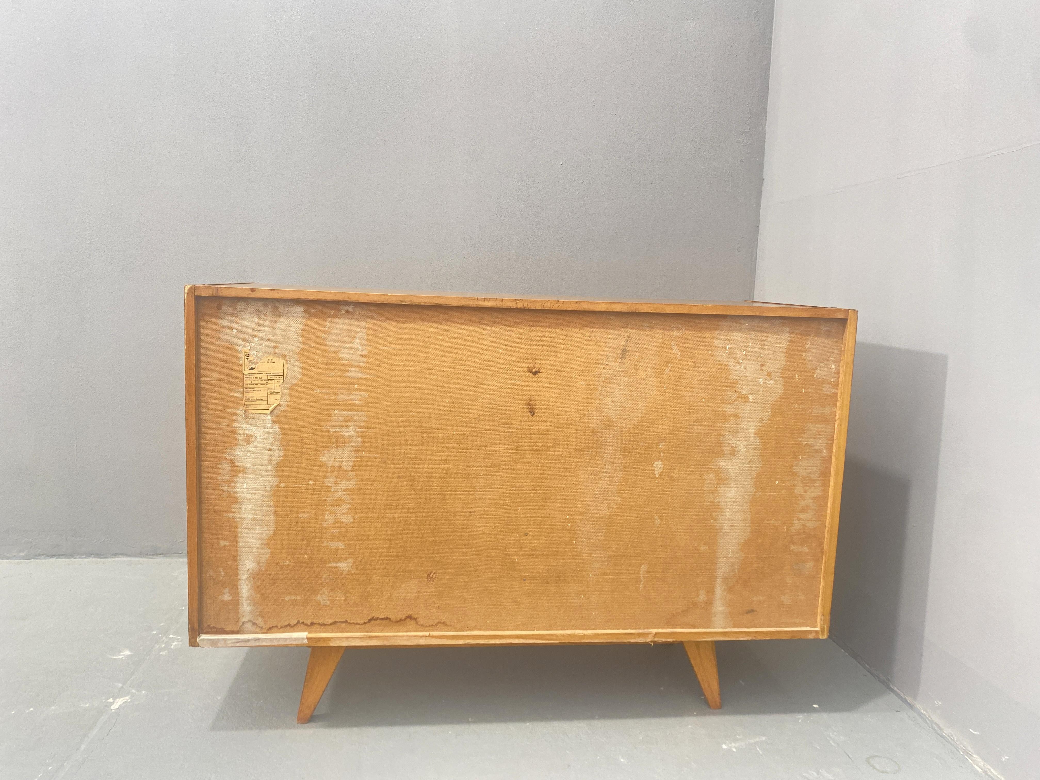 Cassettiera di metà secolo n. U-453 di Jiri Jiroutek, Cecoslovacchia, 1960 in vendita 7