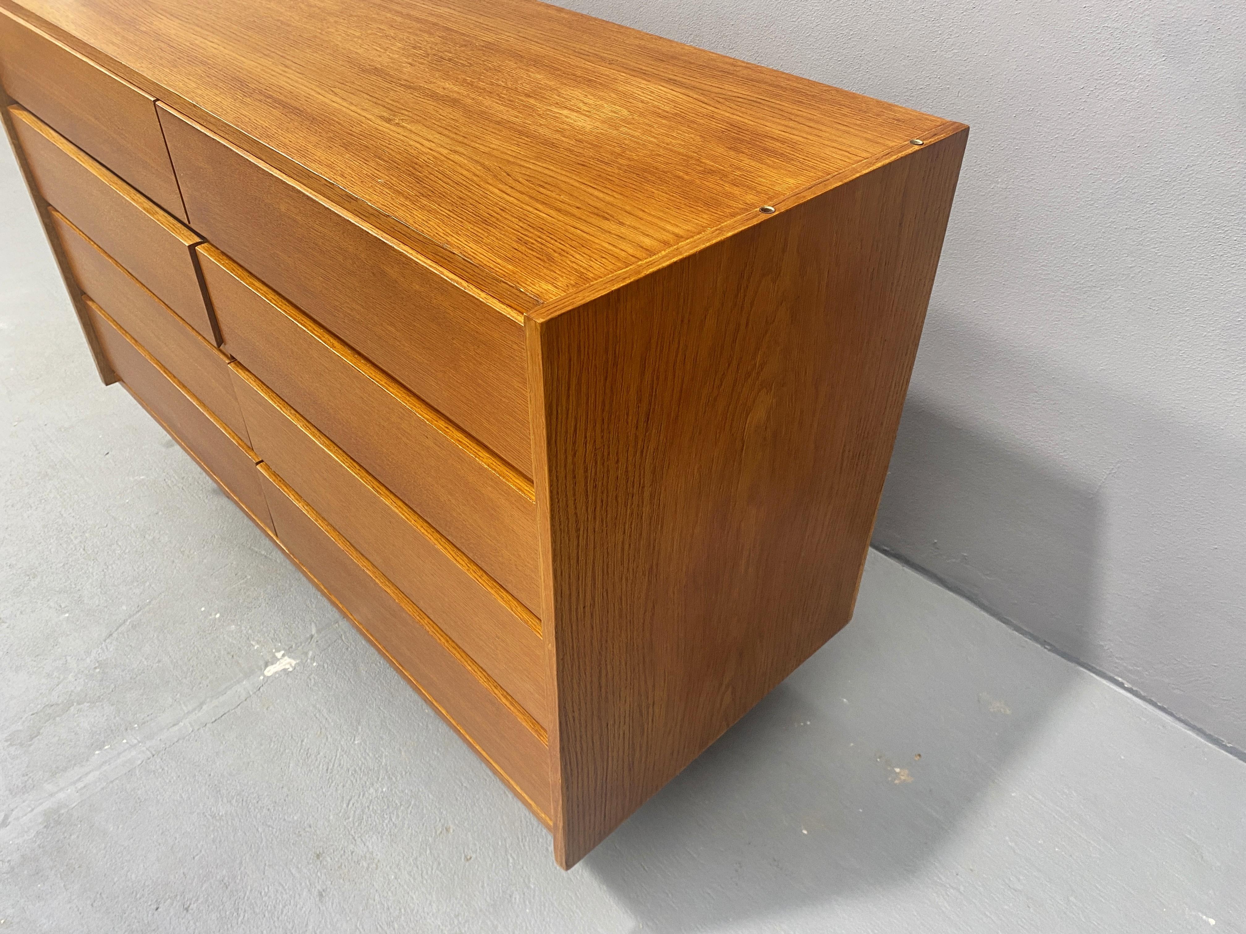 Mid-Century moderno Cassettiera di metà secolo n. U-453 di Jiri Jiroutek, Cecoslovacchia, 1960 in vendita