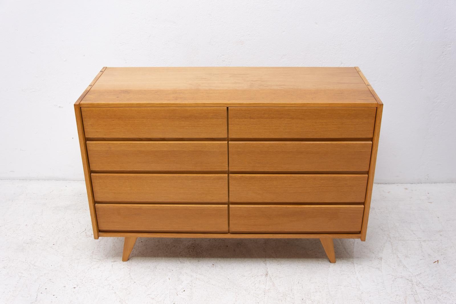 Midcentury Chest of Drawers No. U-453 by Jiri Jiroutek, Czechoslovakia, 1960s In Good Condition In Prague 8, CZ