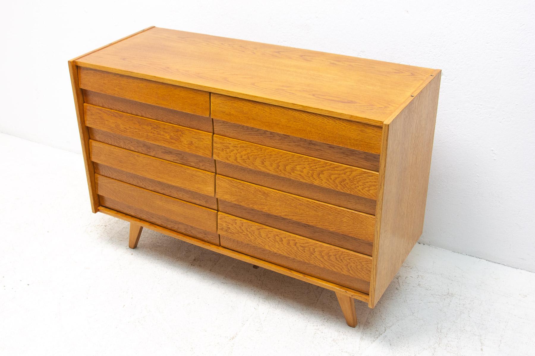 Mid Century Chest of Drawers No. U-453 by Jiri Jiroutek, Czechoslovakia, 1960´s In Good Condition For Sale In Prague 8, CZ