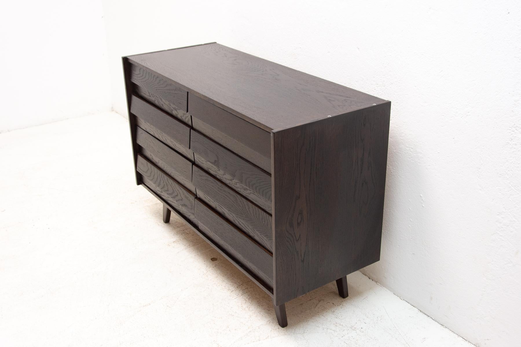 Midcentury Chest of Drawers No. U-453 by Jiri Jiroutek, Czechoslovakia, 1960s In Good Condition For Sale In Prague 8, CZ