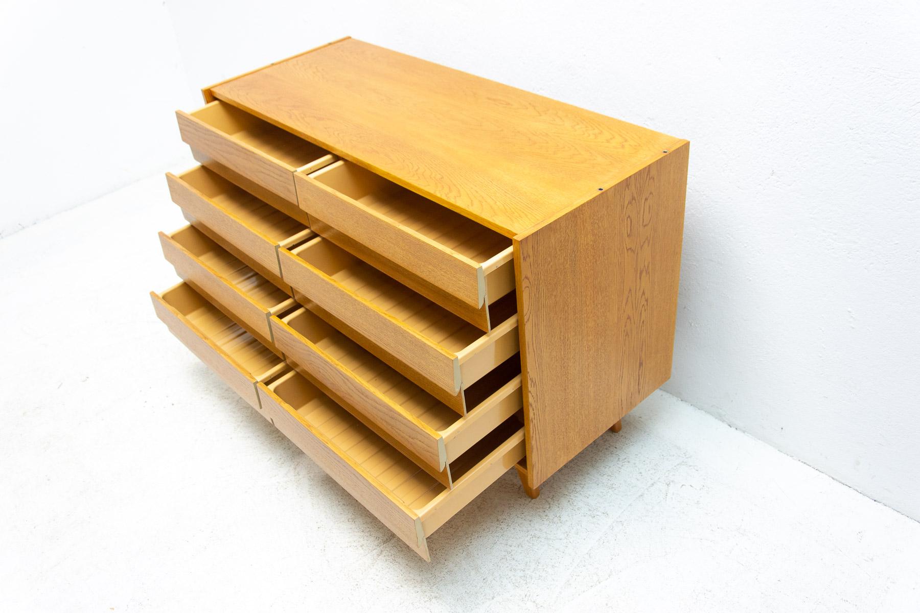 Mid century chest of drawers No. U-453 by Jiri Jiroutek, Czechoslovakia, 1960´s For Sale 1