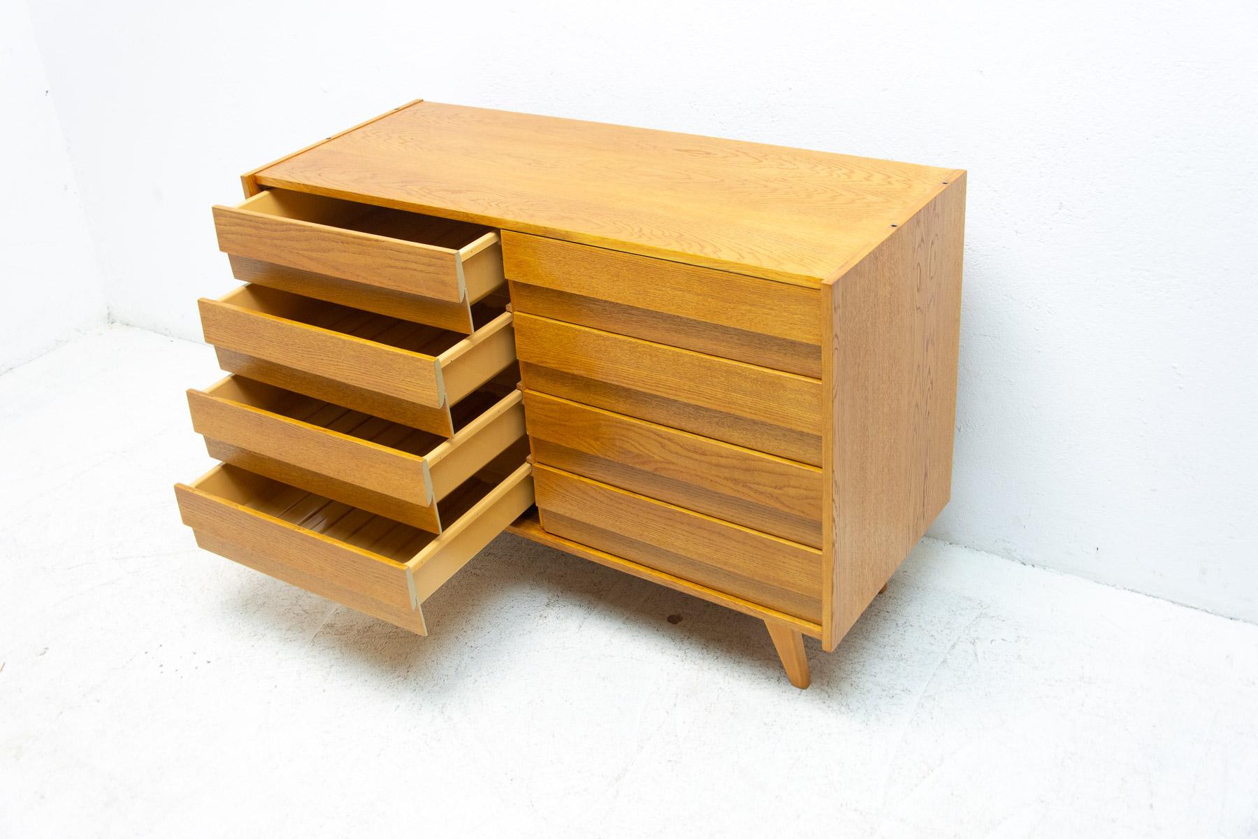 Mid century chest of drawers No. U-453 by Jiri Jiroutek, Czechoslovakia, 1960´s For Sale 2