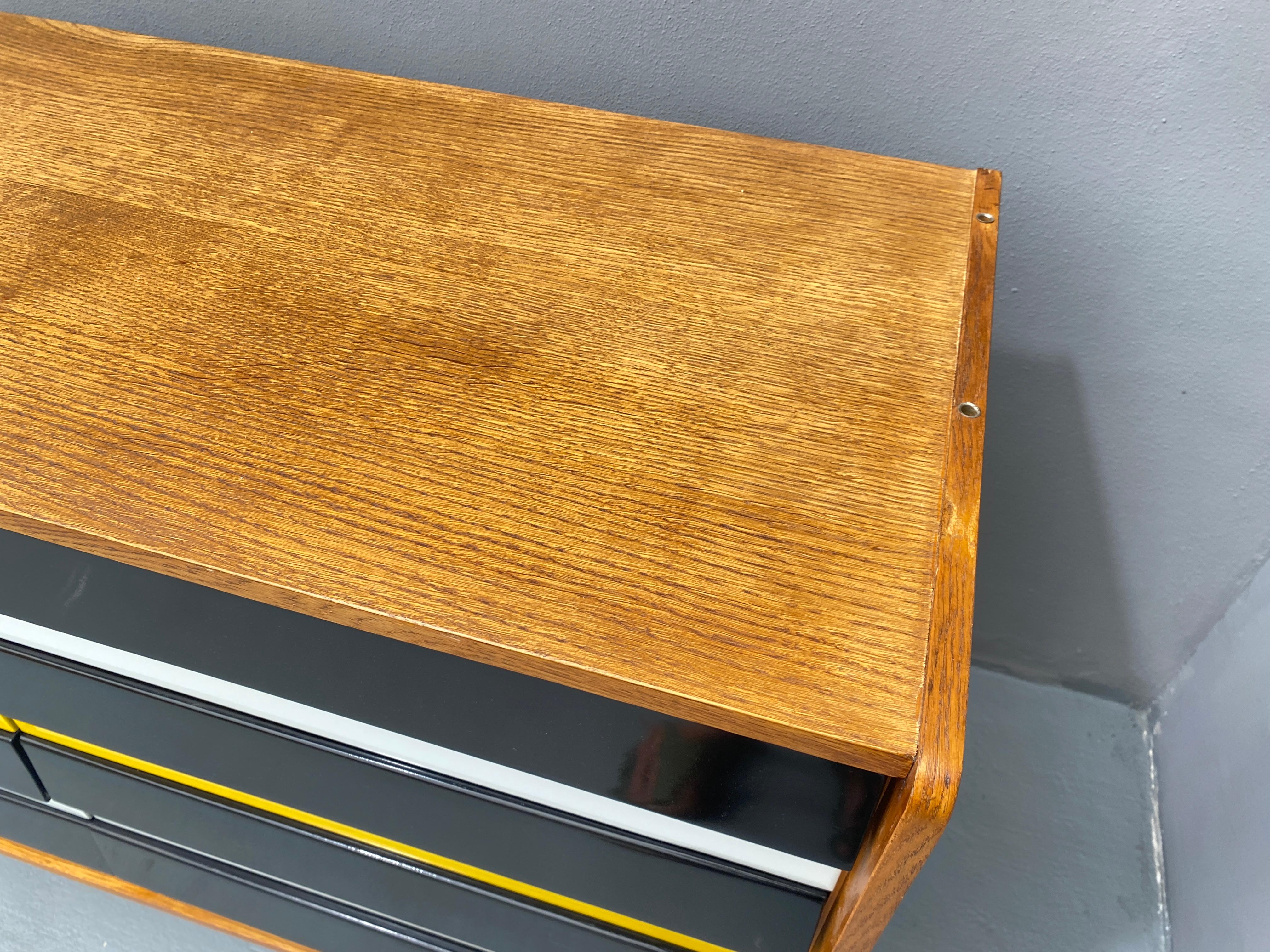 Cassettiera di metà secolo U-453 di Jiri Jiroutek, Cecoslovacchia, 1960 in vendita 6