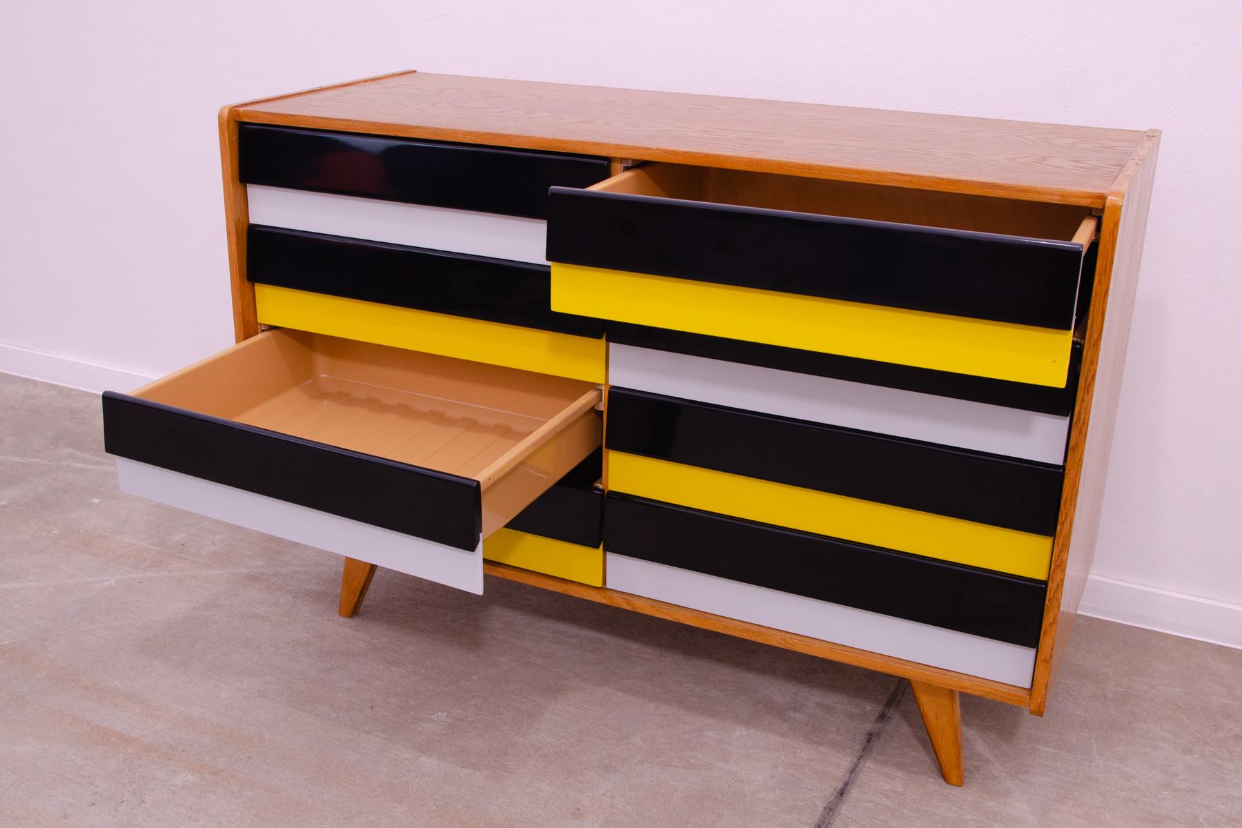 Mid century chest of drawers U-458 by Jiri Jiroutek, Czechoslovakia, 1960´s For Sale 5