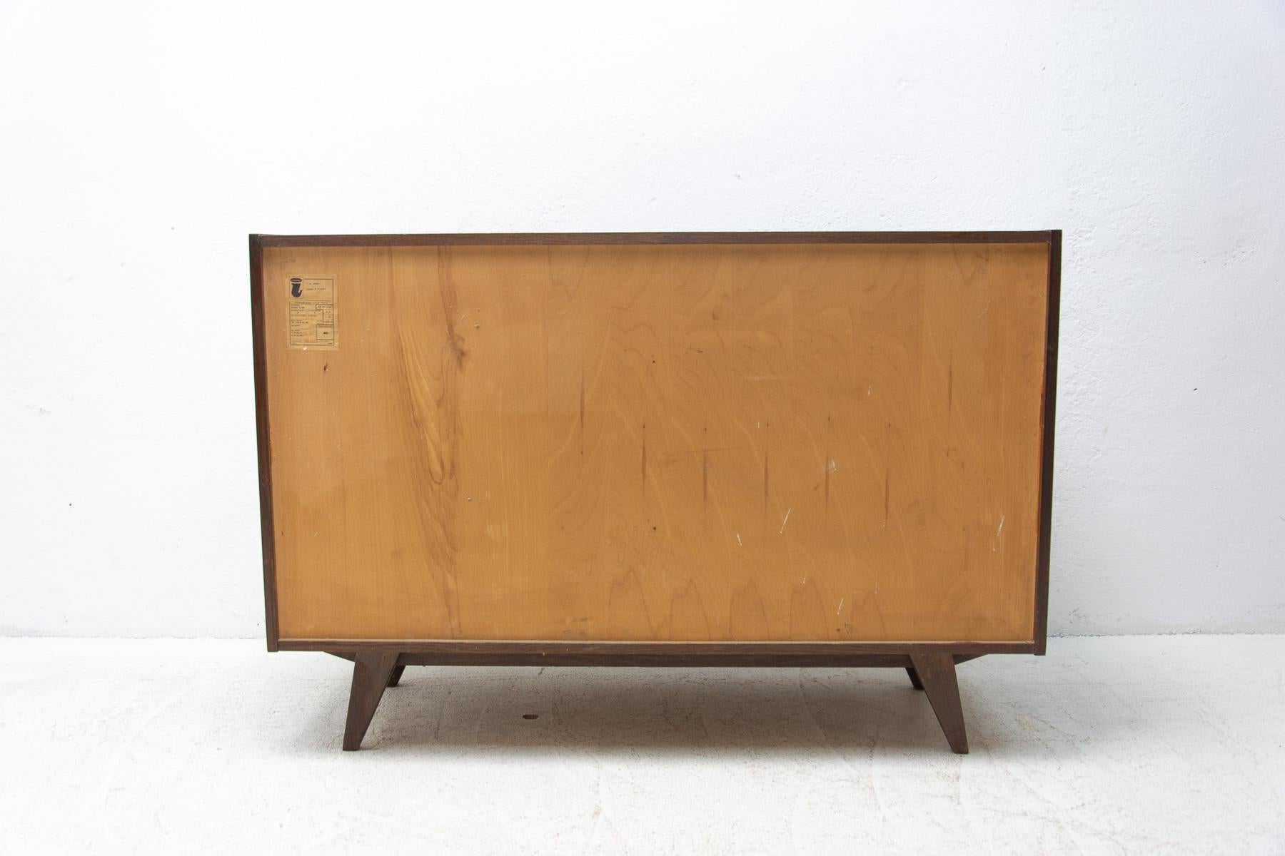 Cassettiera di metà secolo U-458 di Jiri Jiroutek, Cecoslovacchia, 1960 in vendita 8