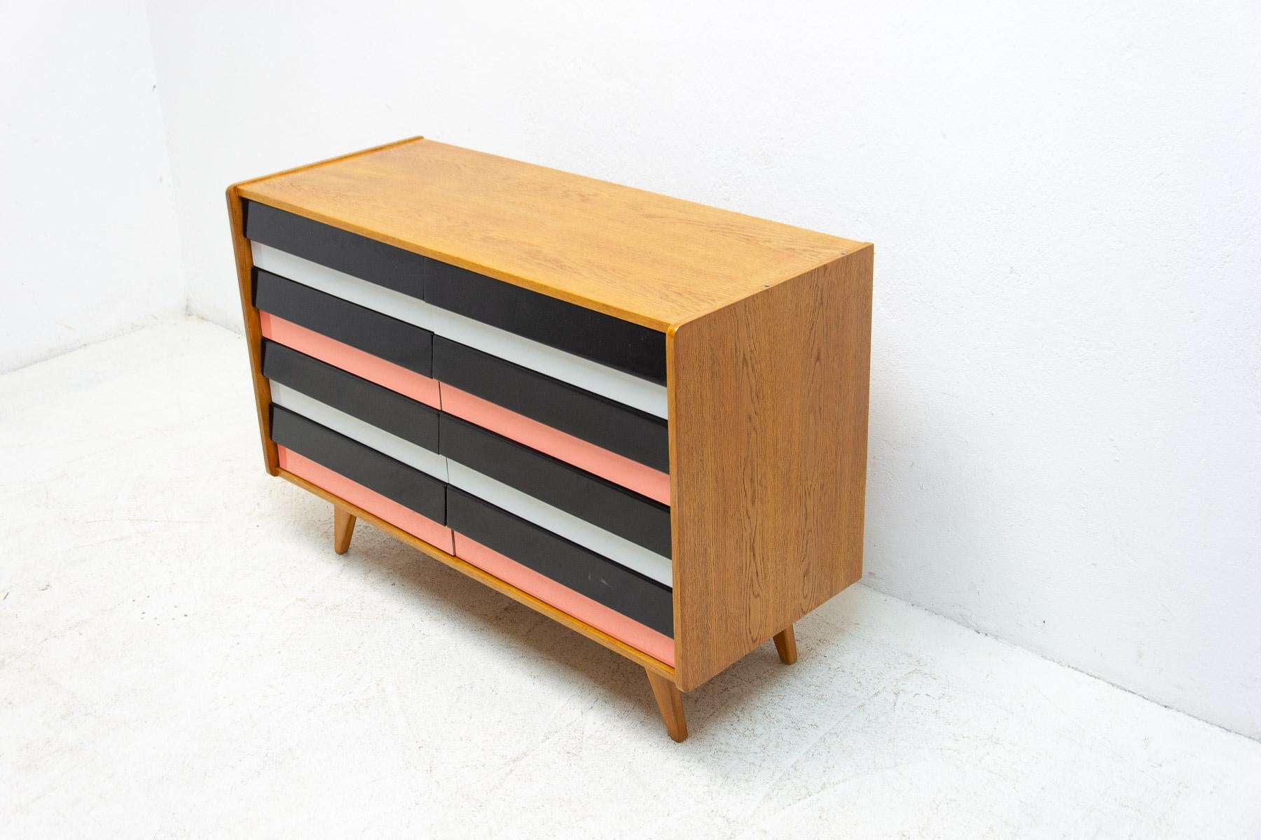 Mid century chest of drawers U-458 by Jiri Jiroutek, Czechoslovakia, 1960´s For Sale 8