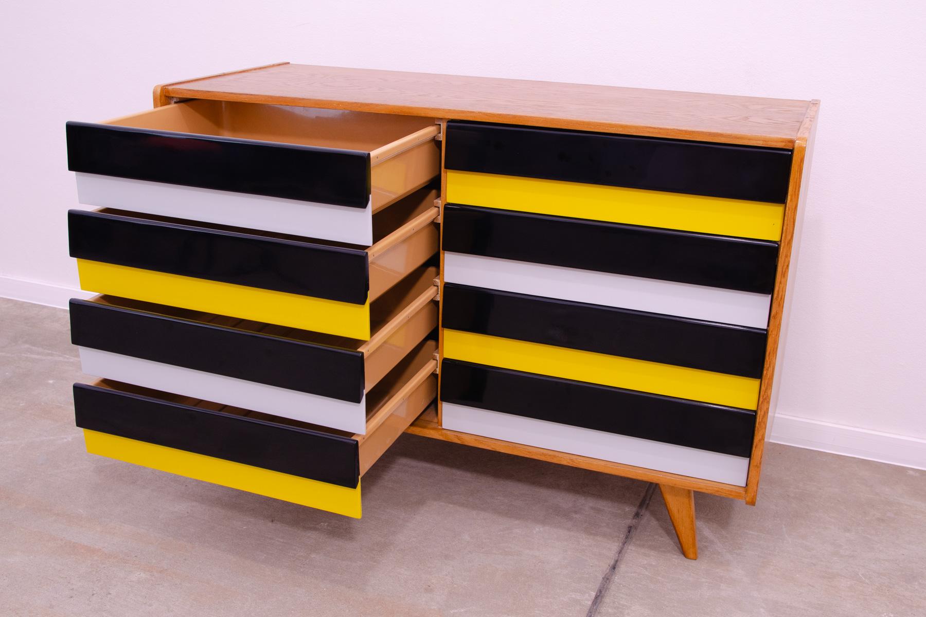 Mid century chest of drawers U-458 by Jiri Jiroutek, Czechoslovakia, 1960´s For Sale 9