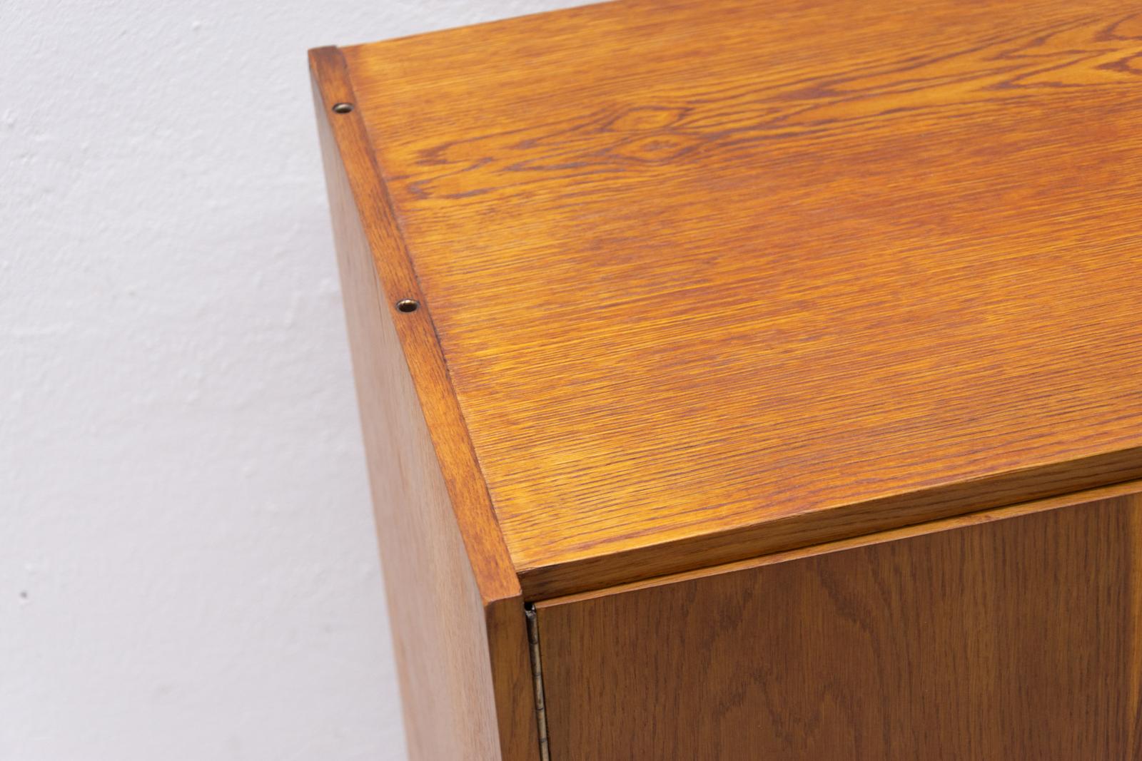 Midcentury Chest of Drawers U-458 by Jiri Jiroutek, Czechoslovakia, 1960s For Sale 10