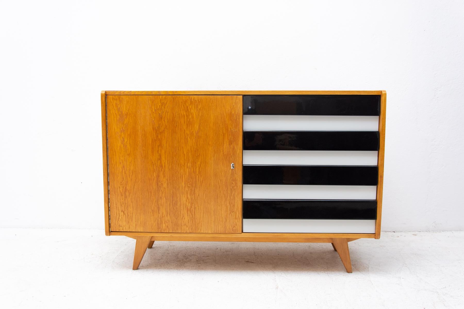 Midcentury chest of drawers, model no. U-458, designed by Jiri Jiroutek. It was made in the 1960´s and produced by “Interier Praha”. This model associated with world-renowned EXPO 58- “Brussels period”. It´s made of beech wood and plywood. The chest