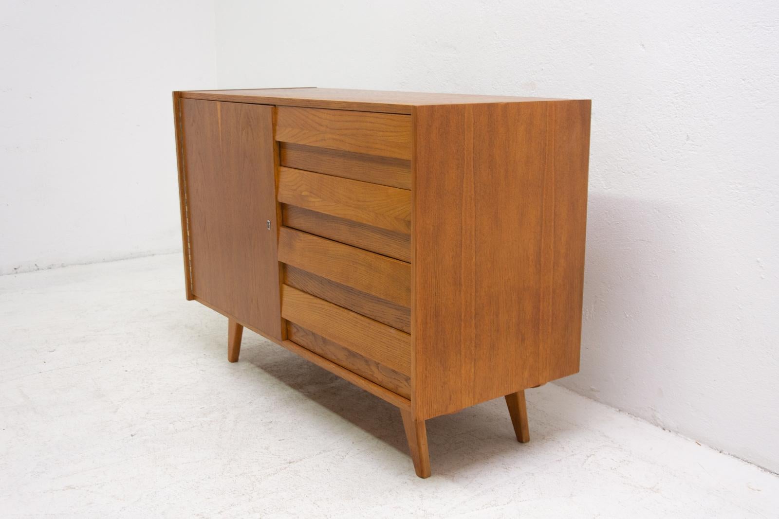 Midcentury Chest of Drawers U-458 by Jiri Jiroutek, Czechoslovakia, 1960s For Sale 2