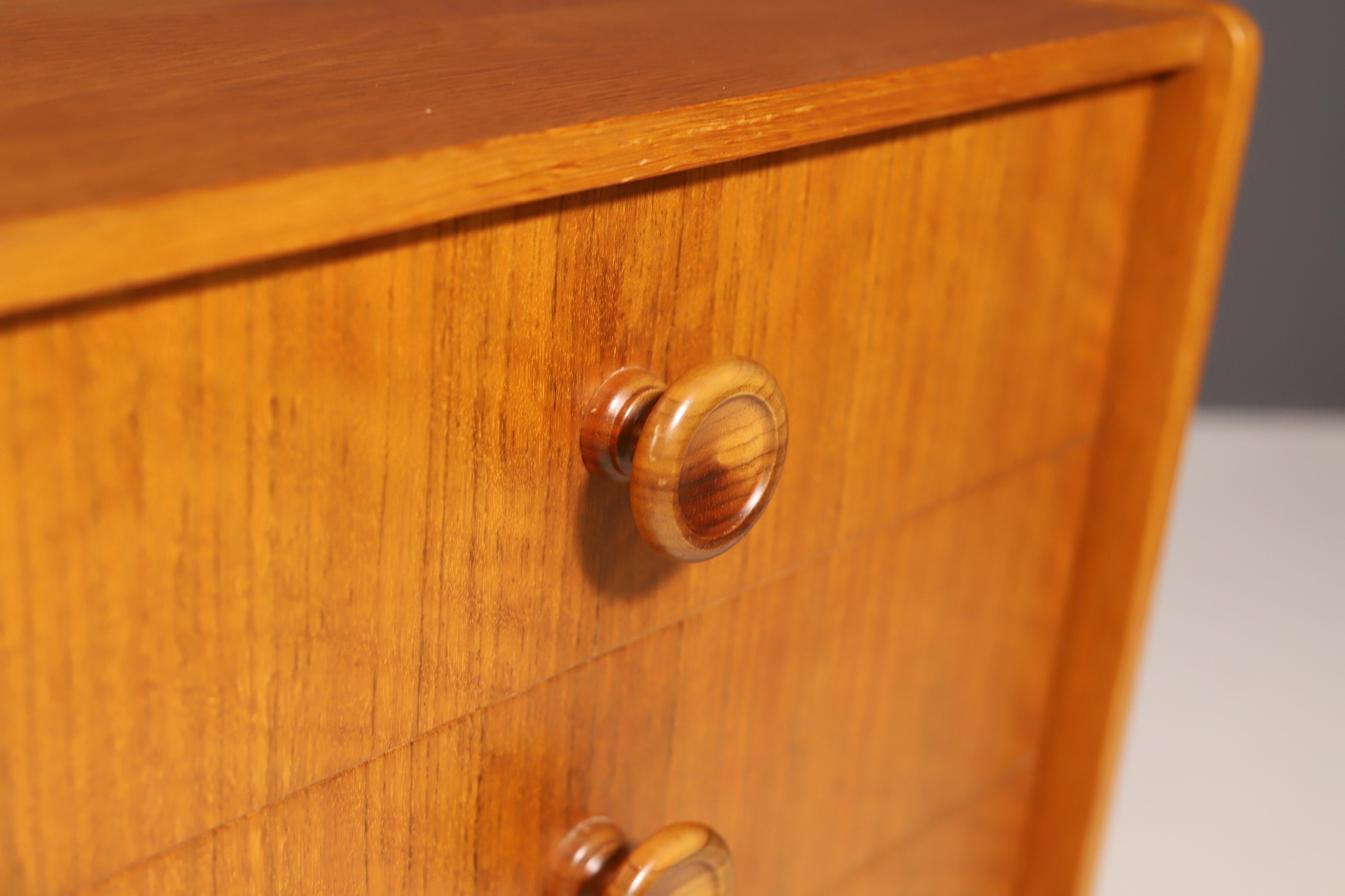 Mid century chest of drawers U458 by Jiří Jiroutek for Interiér Praha, 1960 For Sale 3