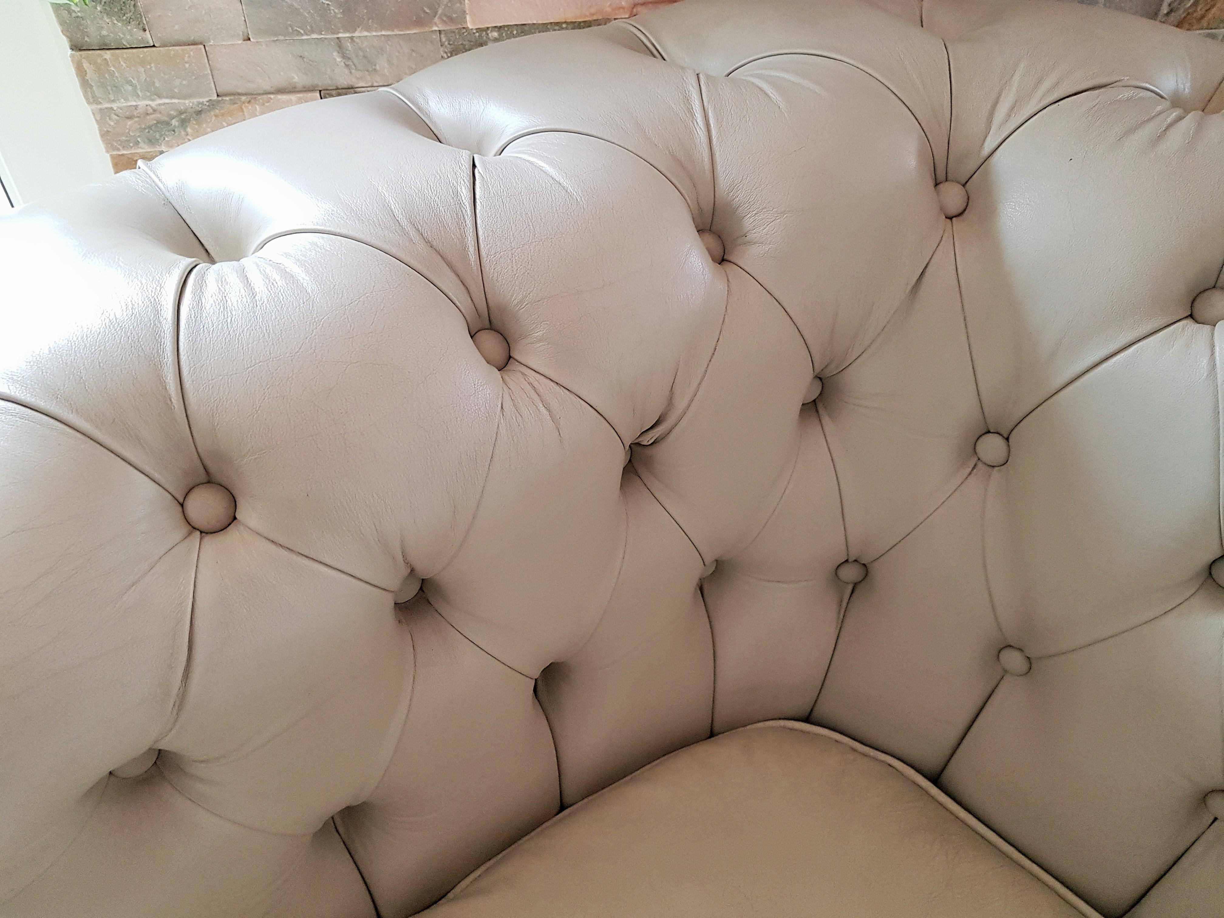 Canapé Loveseat Chesterfield en cuir blanc Whiting 4