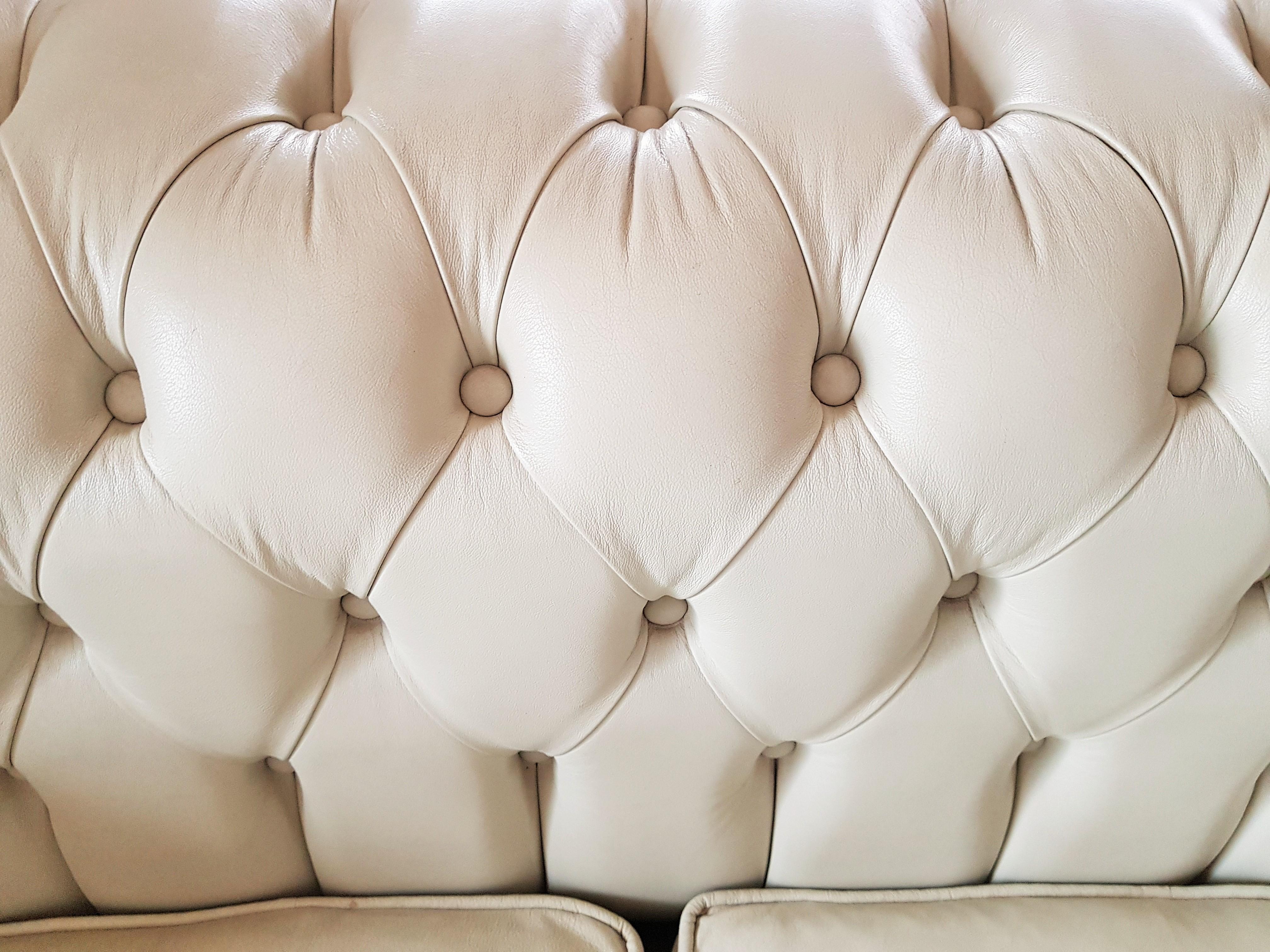 Canapé Loveseat Chesterfield en cuir blanc Whiting 5