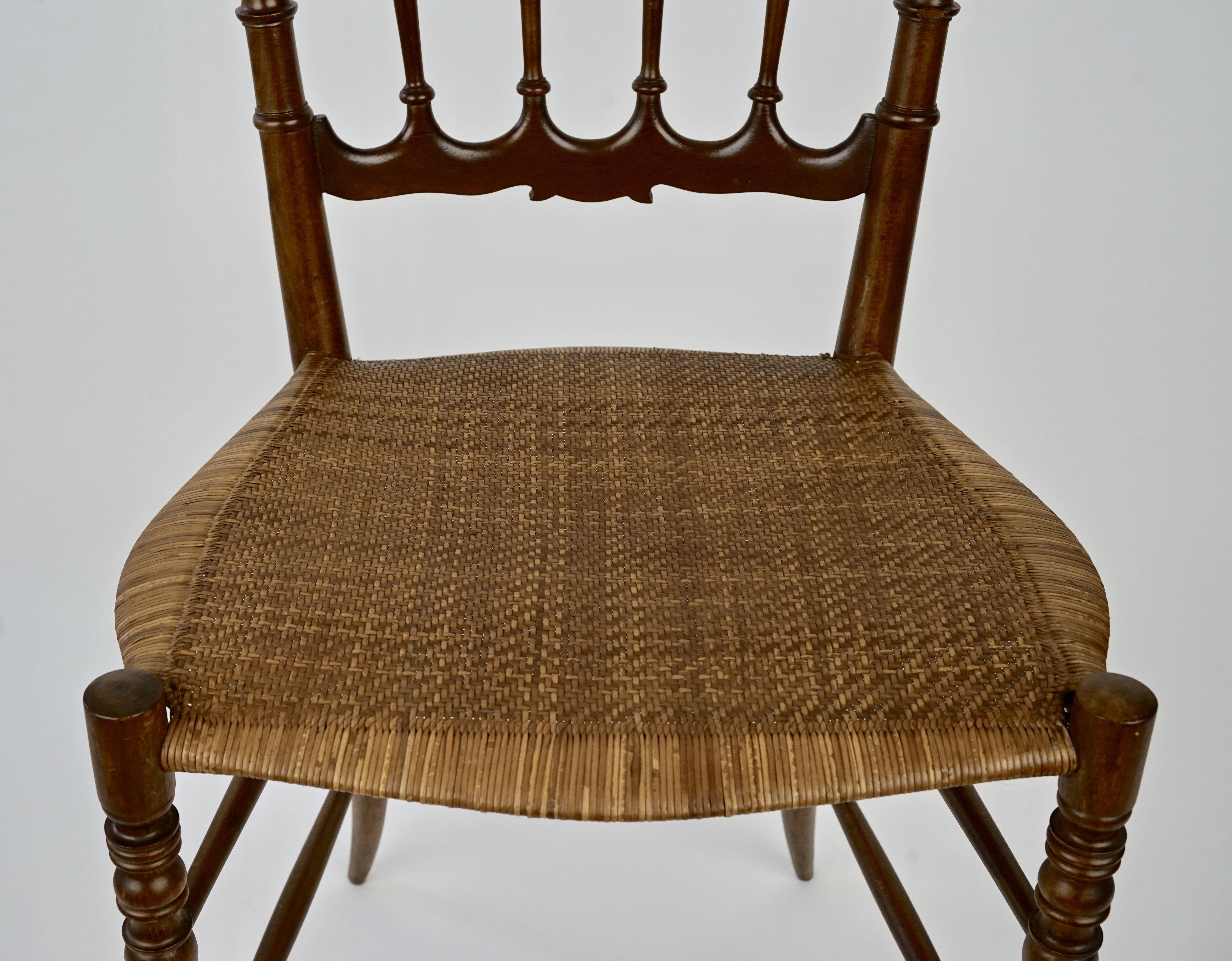 Chiavari-Stuhl aus der Mitte des Jahrhunderts, Modell Parisienne, mit Sitz aus Schilfrohr im Angebot 2