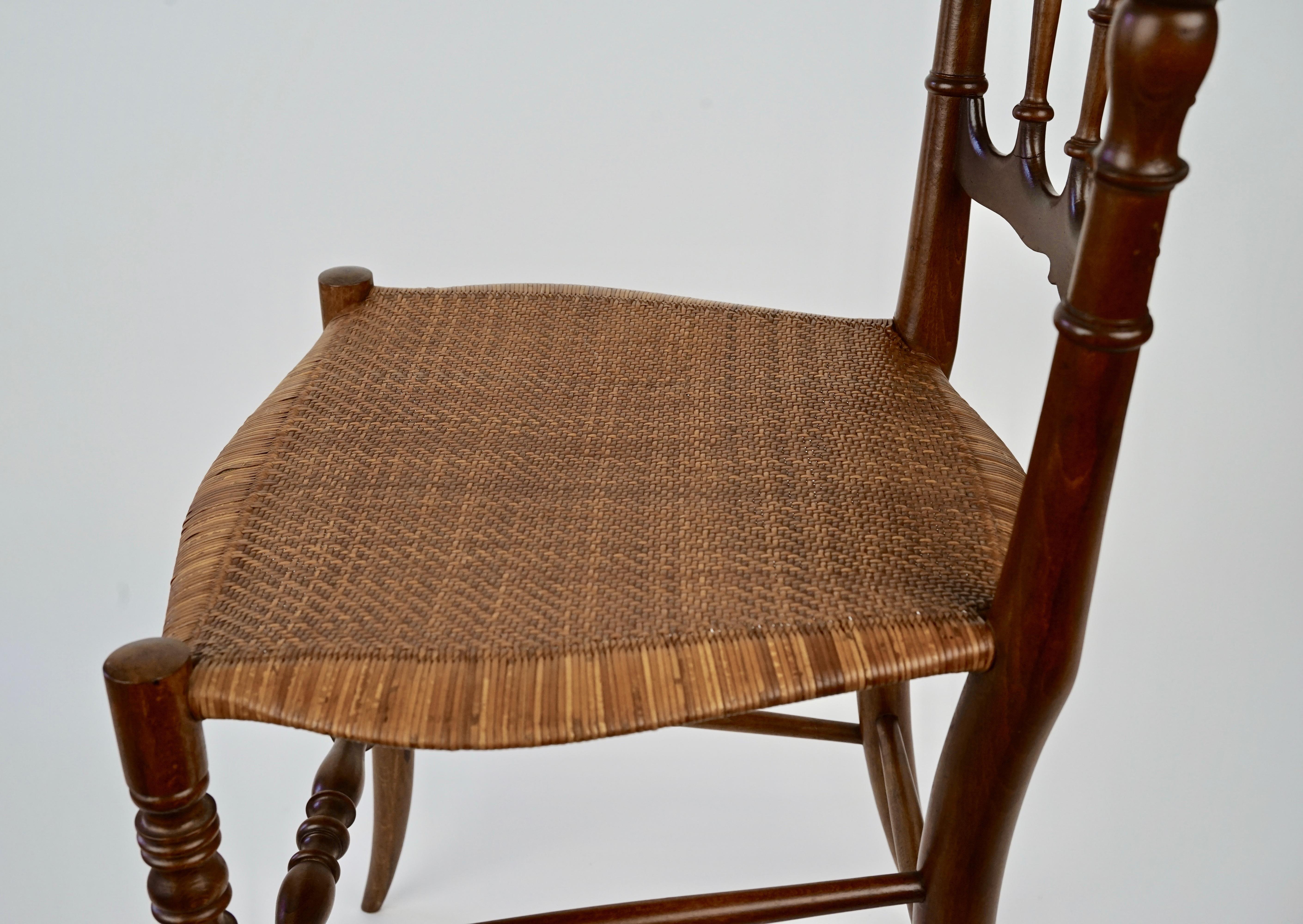 Chiavari-Stuhl aus der Mitte des Jahrhunderts, Modell Parisienne, mit Sitz aus Schilfrohr im Angebot 5
