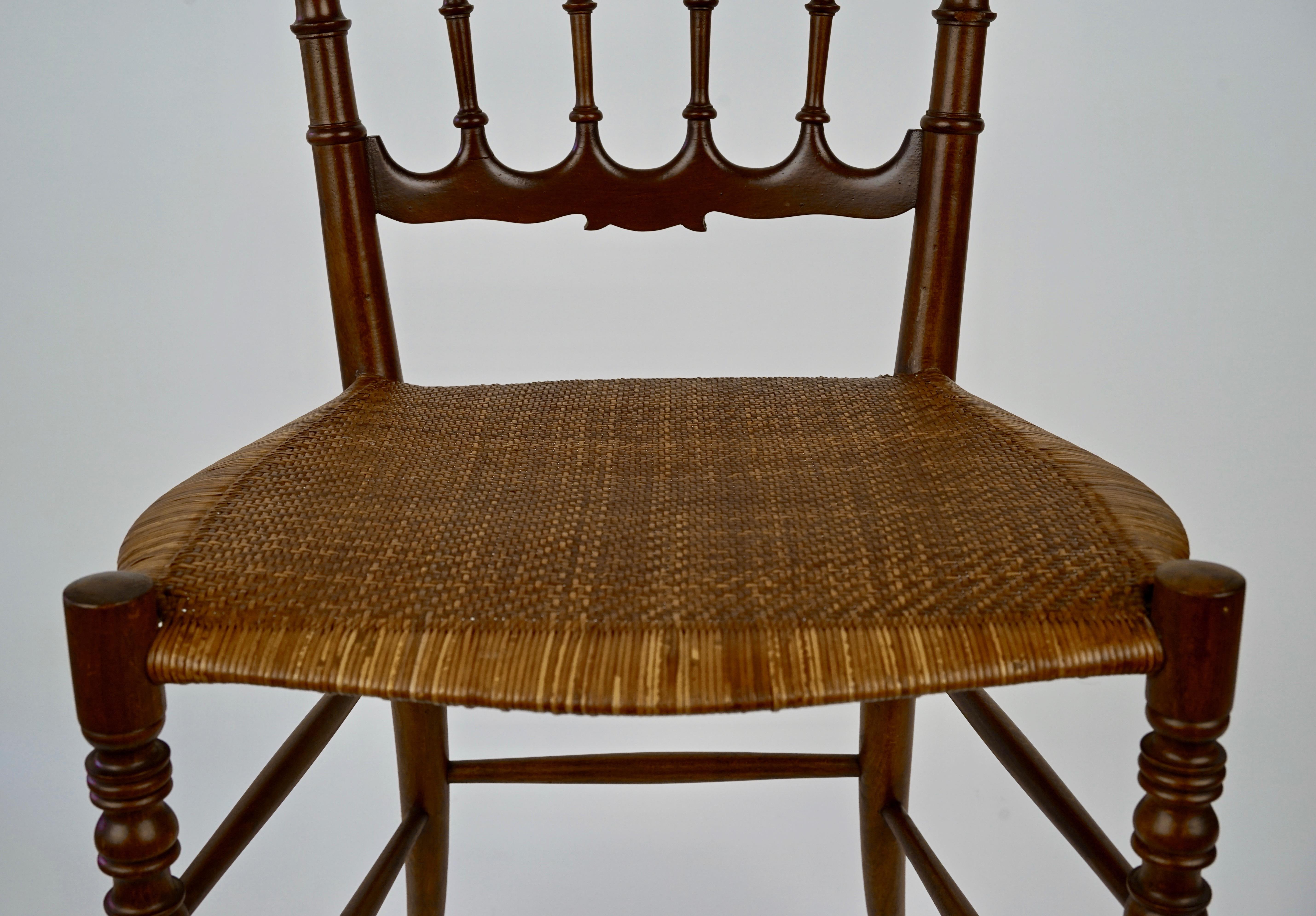 Chiavari-Stuhl aus der Mitte des Jahrhunderts, Modell Parisienne, mit Sitz aus Schilfrohr im Angebot 6
