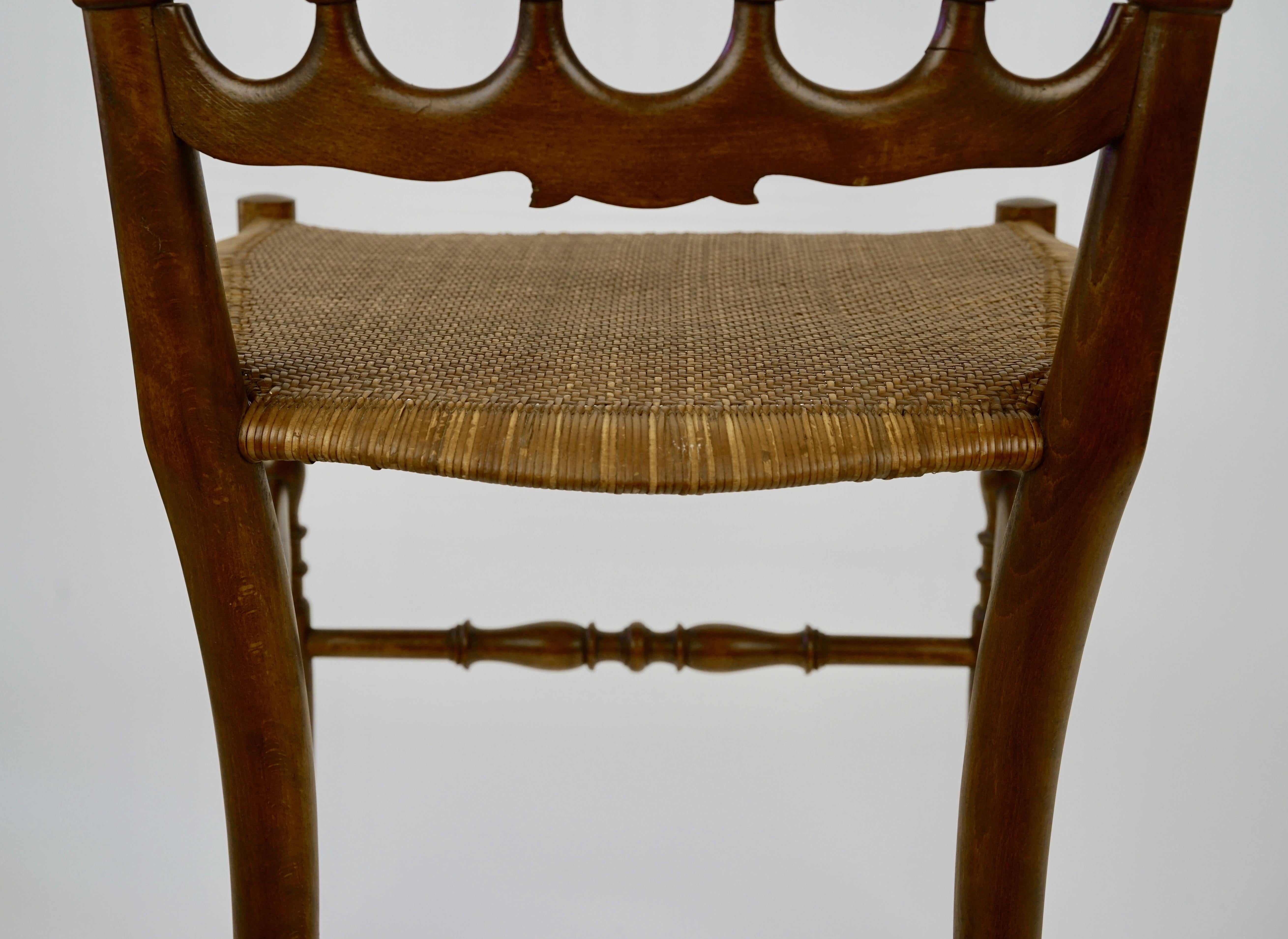 Chiavari-Stuhl aus der Mitte des Jahrhunderts, Modell Parisienne, mit Sitz aus Schilfrohr im Angebot 7