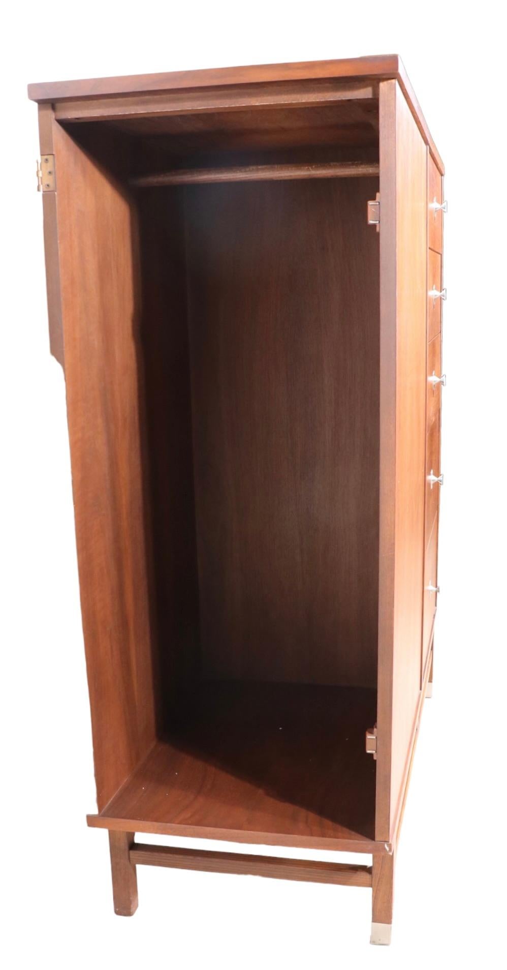 Mid Century Chifferobe Wardrobe by Stanley In Good Condition For Sale In New York, NY