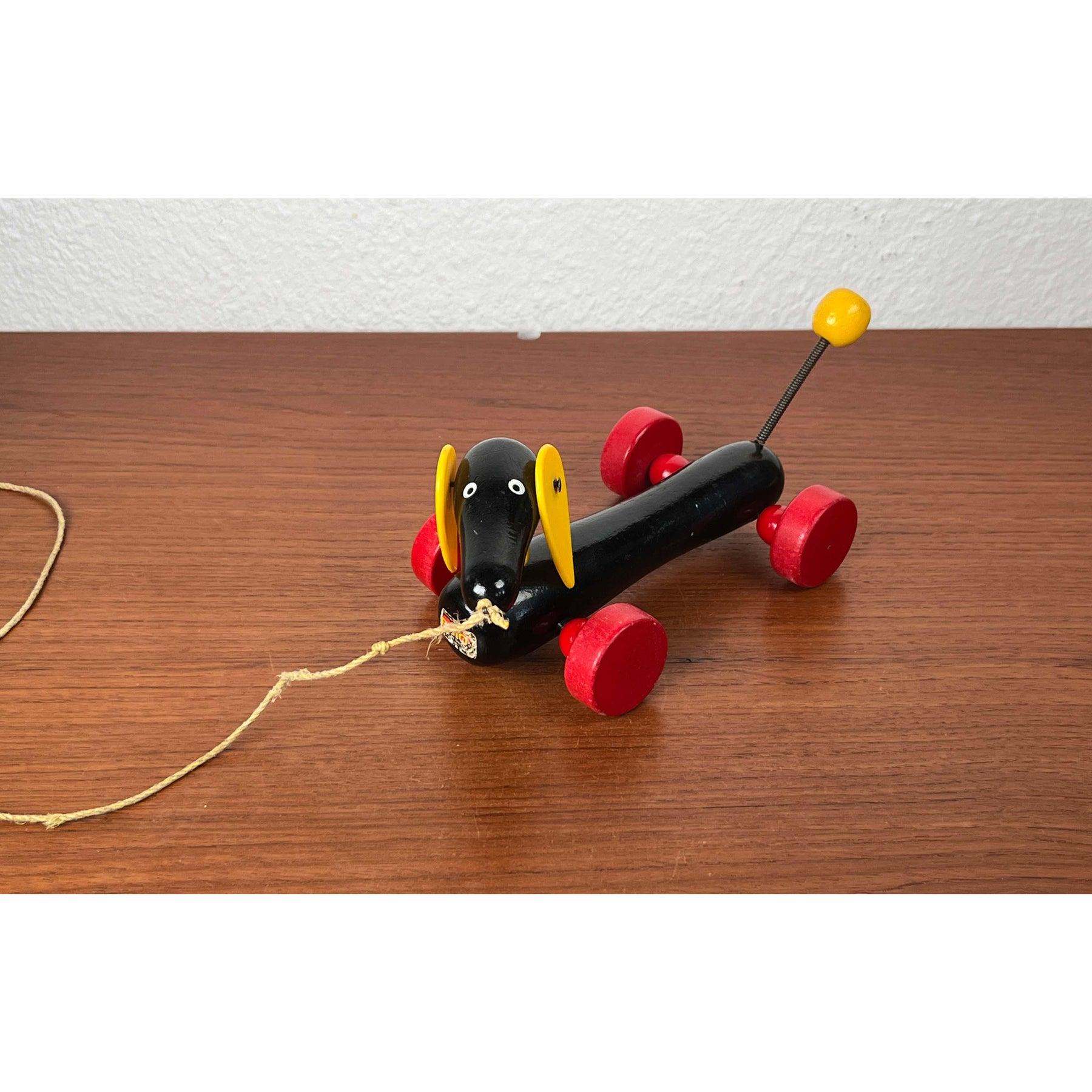 Giocattolo per cani Wiener in legno per bambini di metà secolo di Brio, Svezia, anni '60 in vendita 9