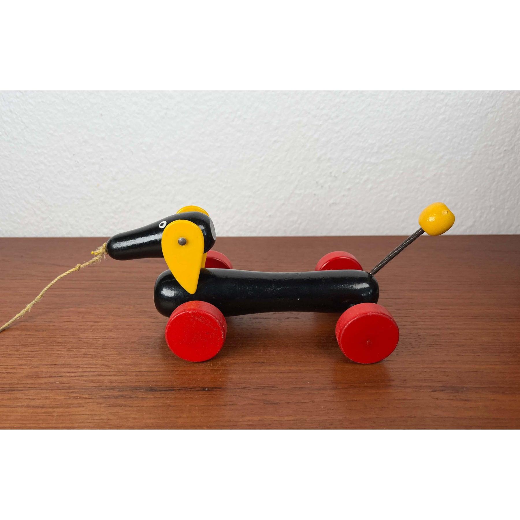 Metallo Giocattolo per cani Wiener in legno per bambini di metà secolo di Brio, Svezia, anni '60 in vendita