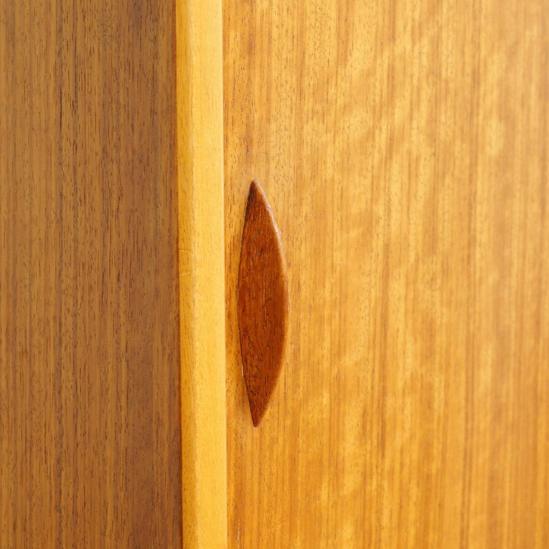 Mid Century China Cabinet by Herbert E. Gibbs in vendita 1