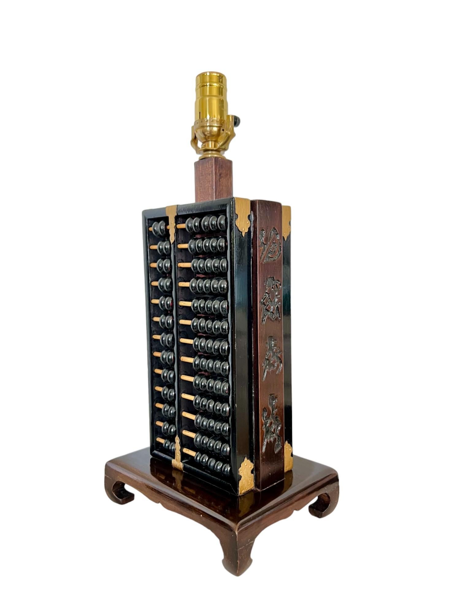 Lámparas de mesa chinas de ábaco de mediados de siglo - un par siglo XX en venta
