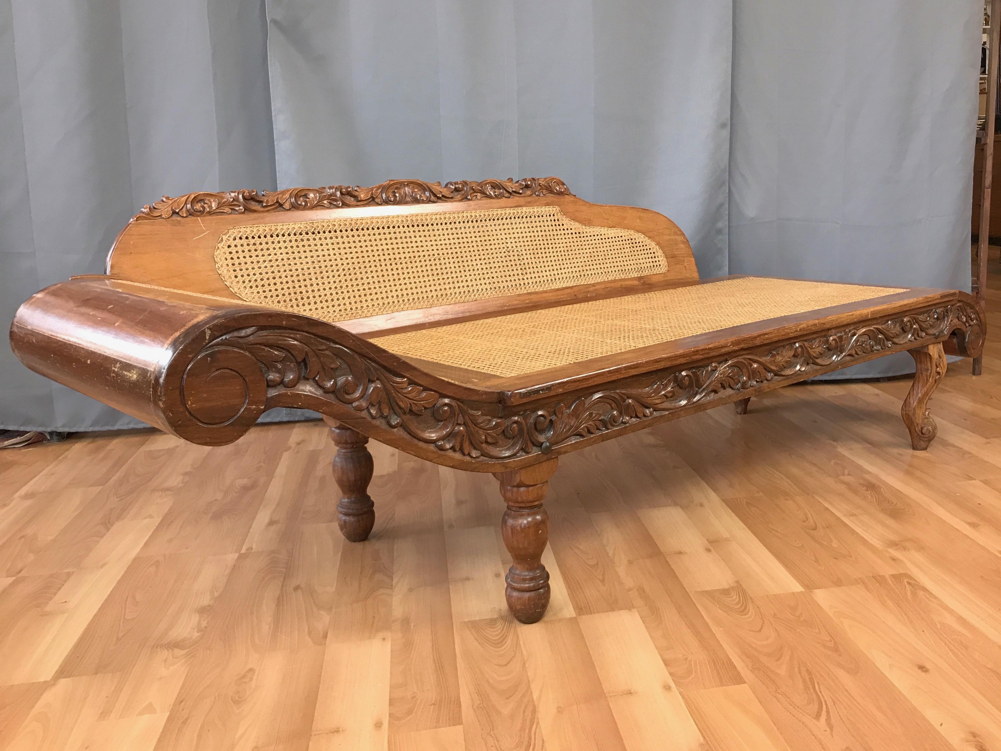 Chinoiserie Mid-Century Chinese Annatto Wood and Rattan Daybed or Chaise Lounge