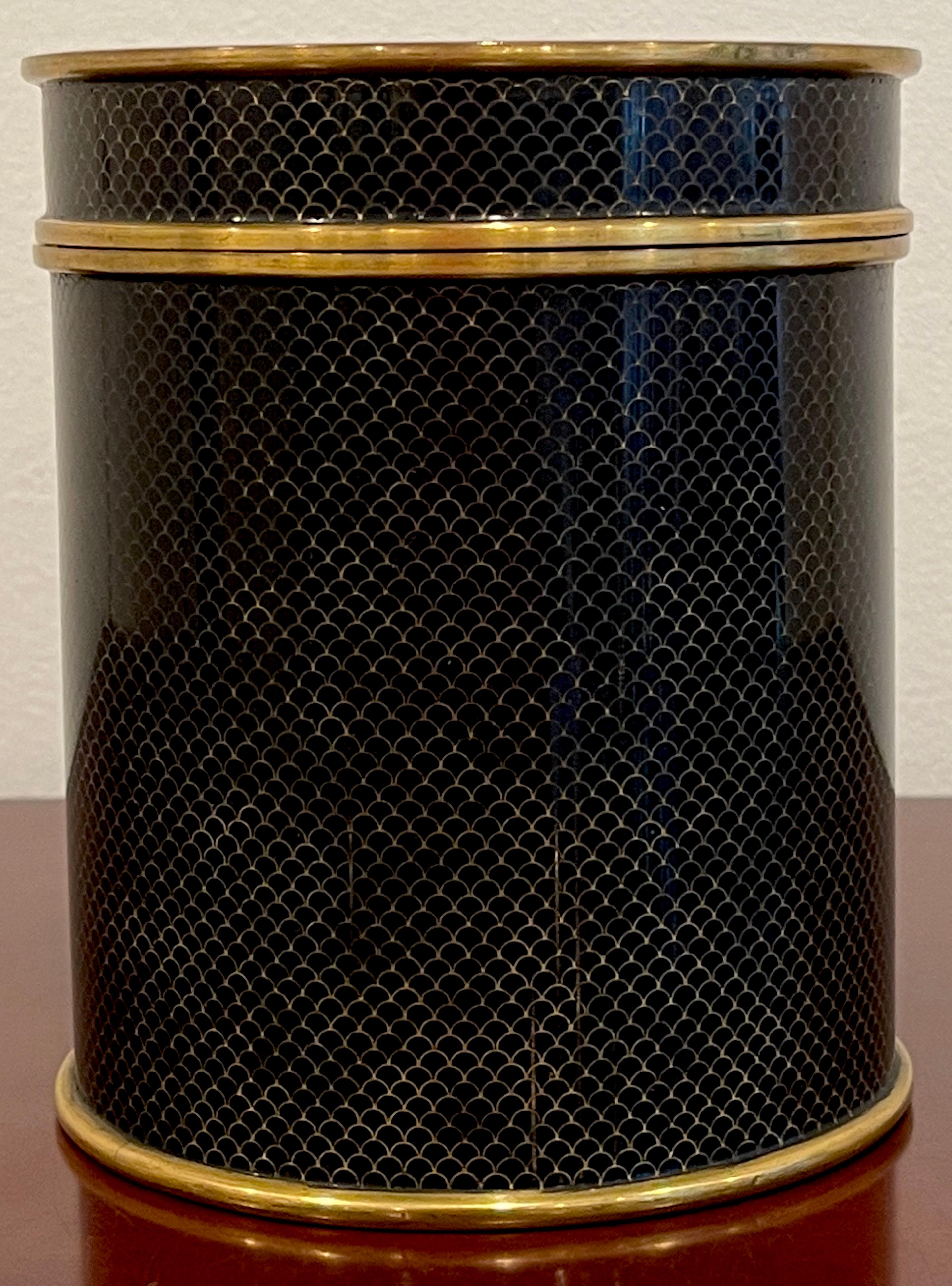 Cloissoné Mid-Century Chinese Black & Gold Cloisonné 'Good Luck' Circular Table Box For Sale