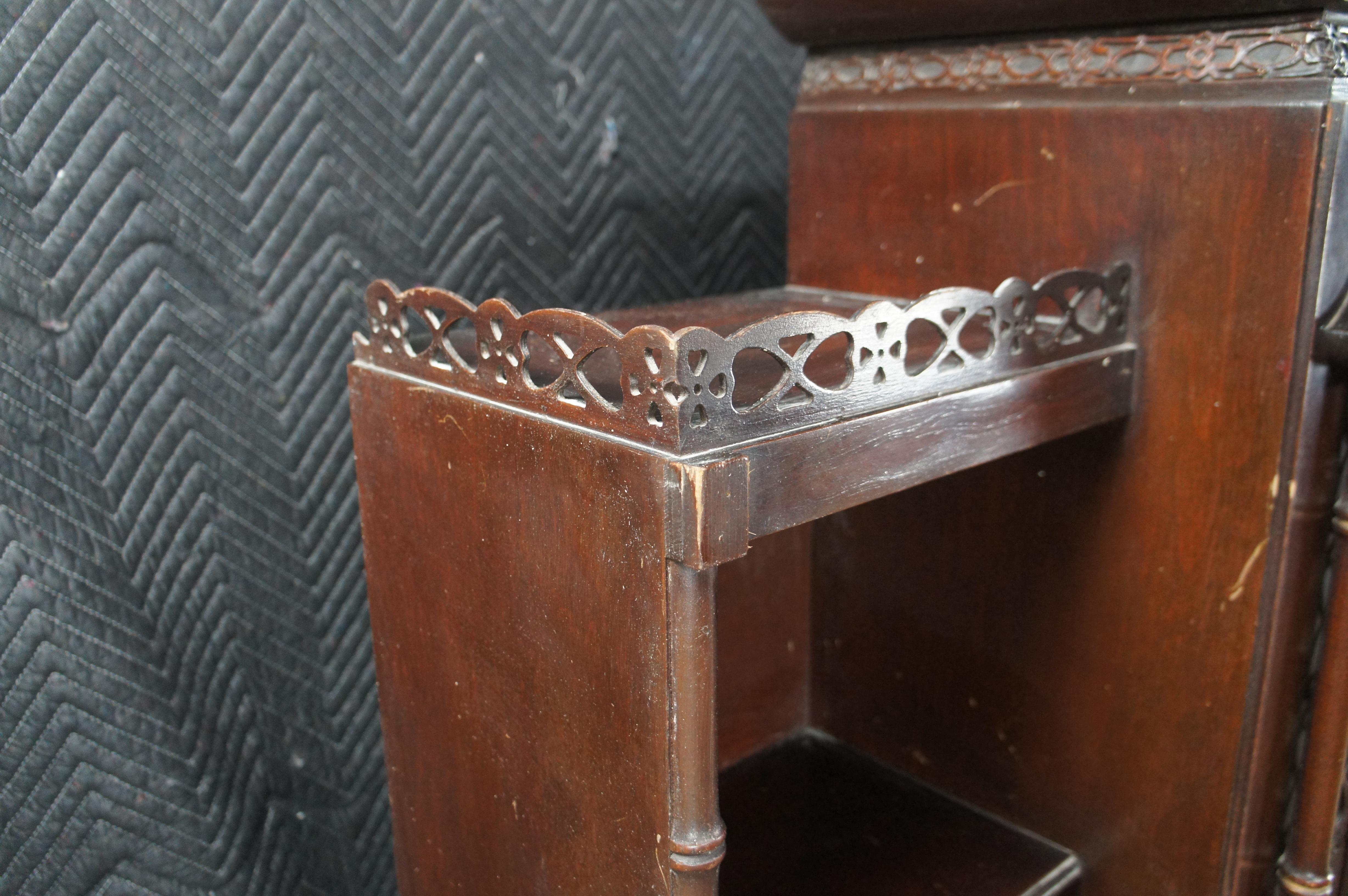 Mid Century Chinese Chippendale Mahagoni Kamin Mantel Bücherregal Sekretär 70