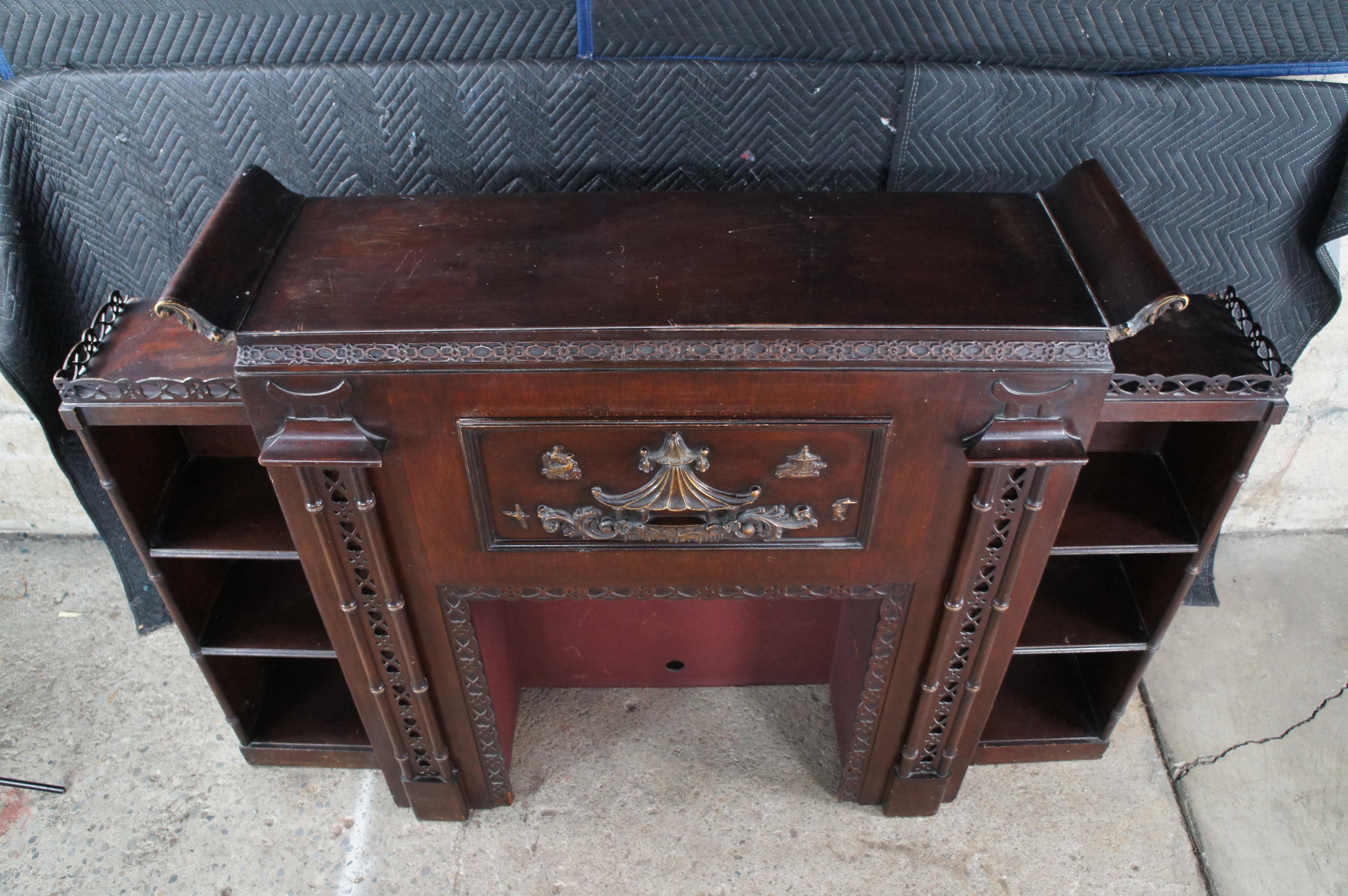 Mid Century Chinese Chippendale Mahagoni Kamin Mantel Bücherregal Sekretär 70