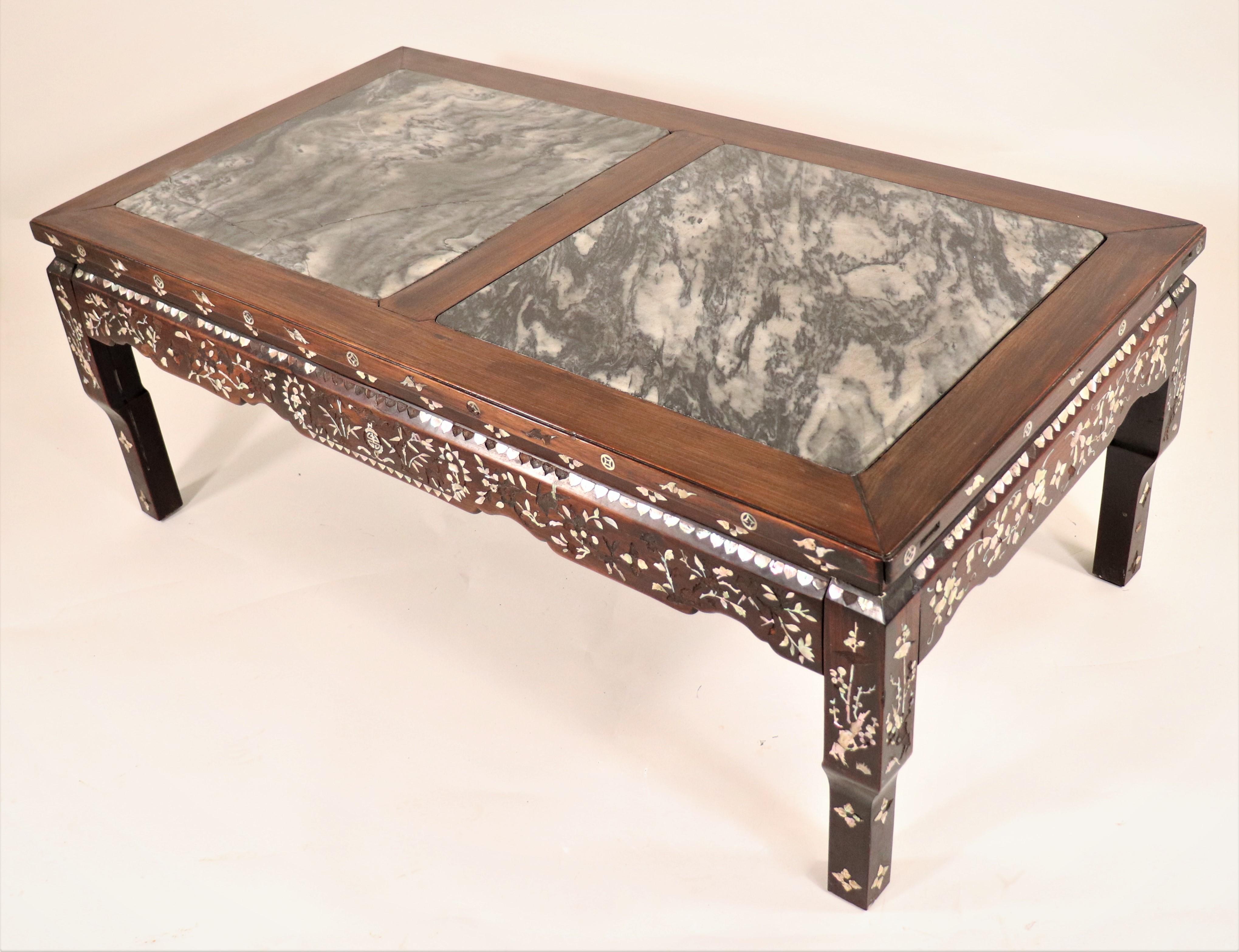 Chinese Export Mid-Century Chinese Coffee Table with Mother of Pearl Inlay  For Sale