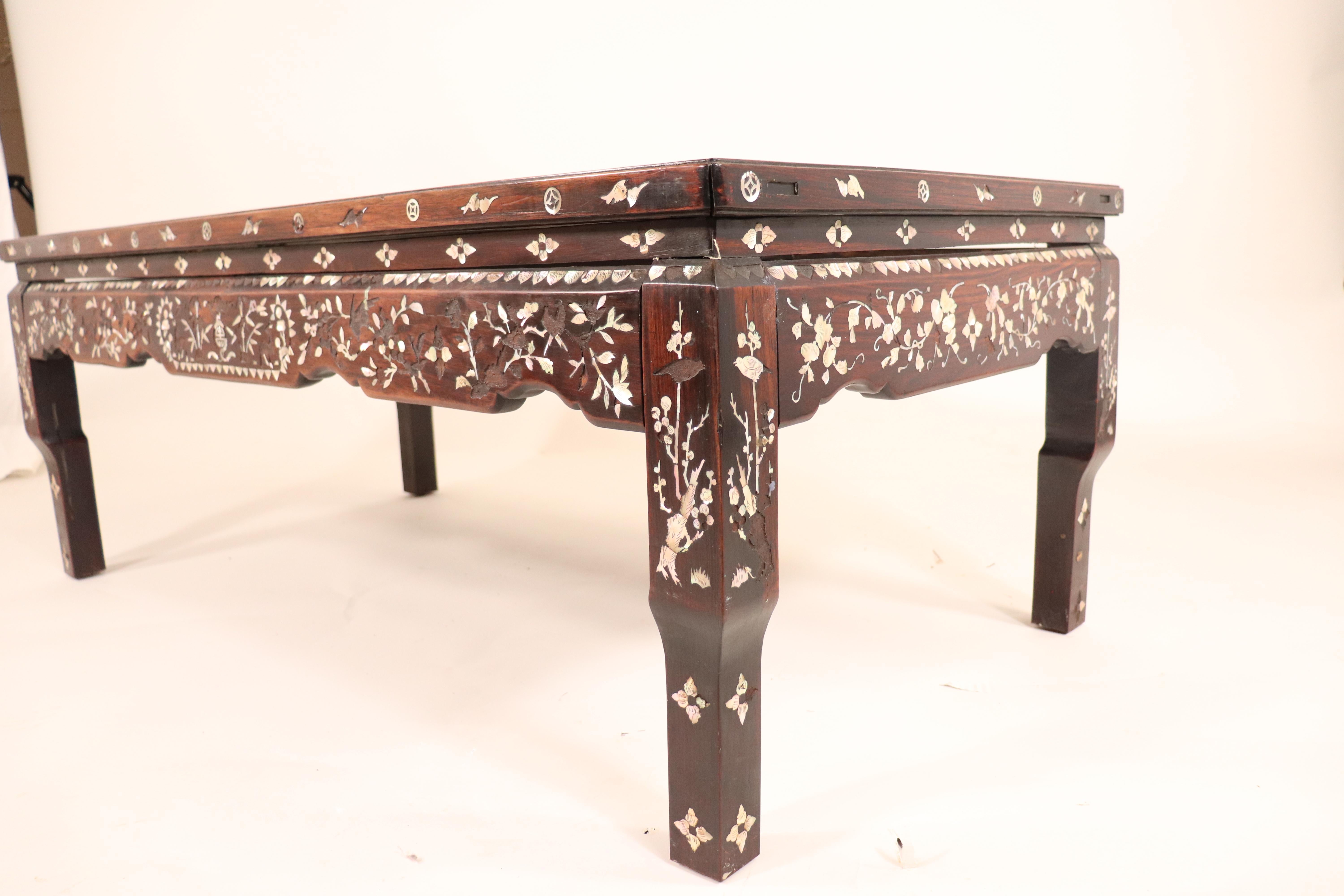 20th Century Mid-Century Chinese Coffee Table with Mother of Pearl Inlay  For Sale