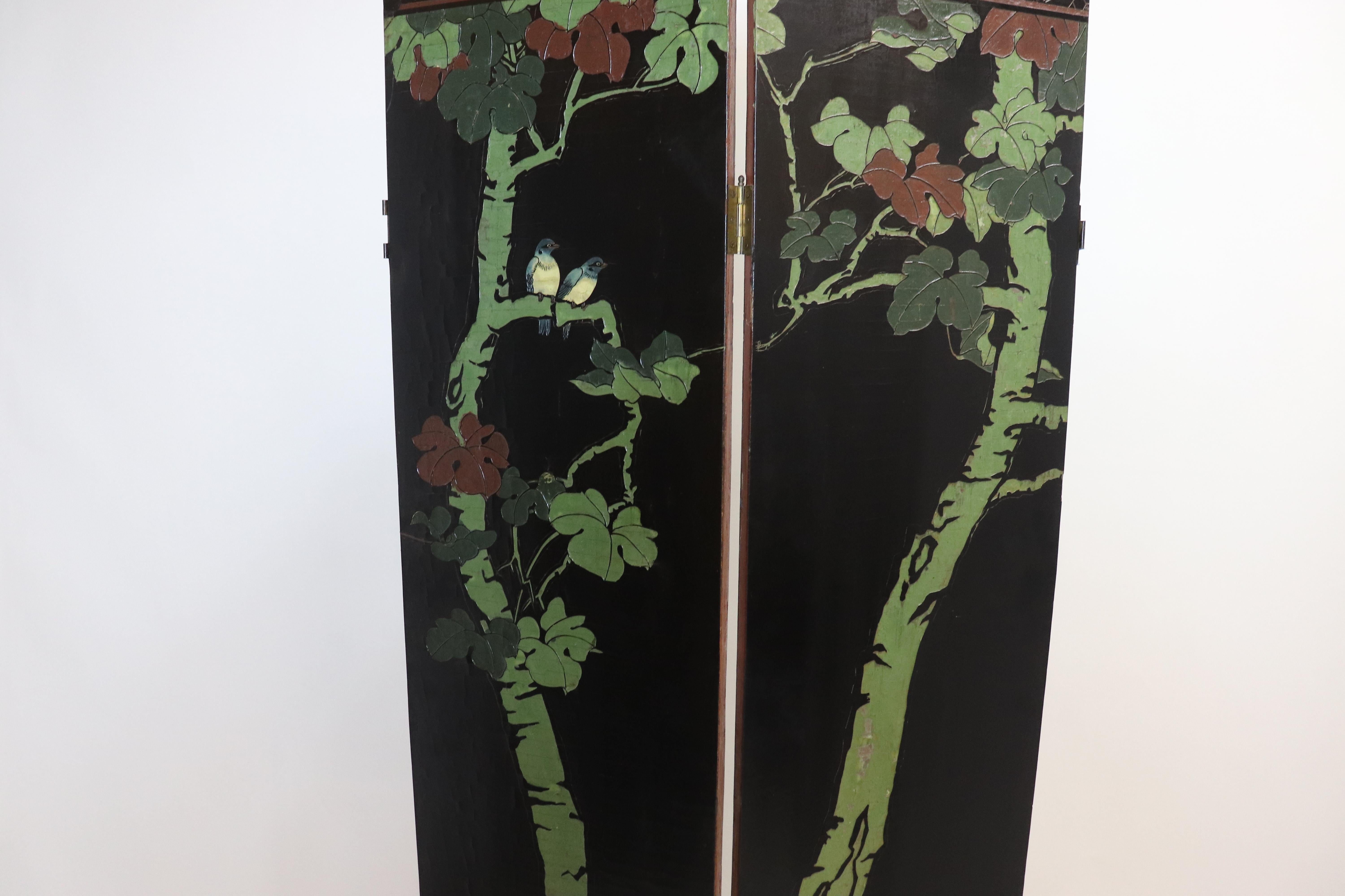 Mid-Century Chinese Coromandel Black Lacquered and Gilt Eight-Panel Screen For Sale 4