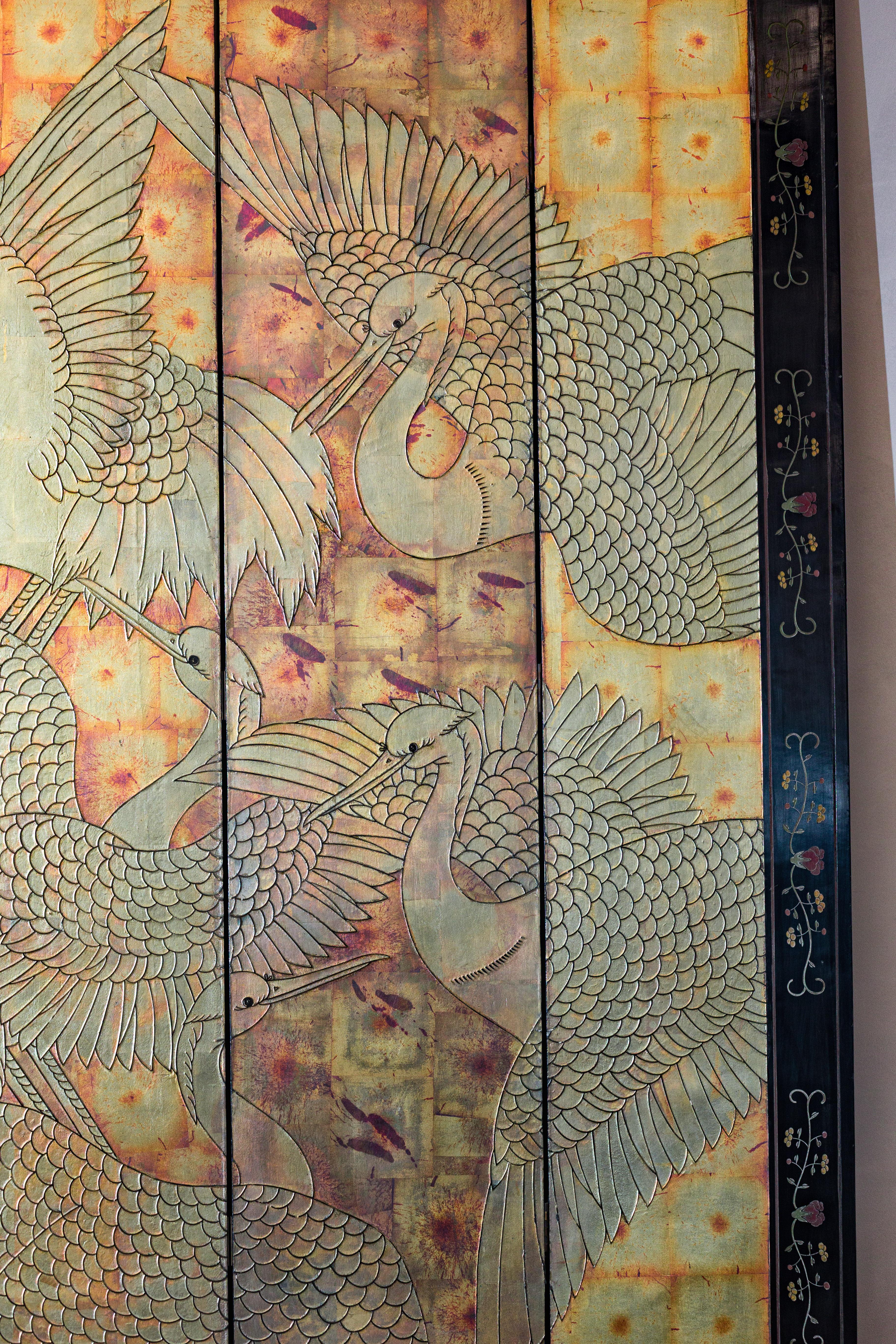 Mid-Century Chinese Coromandel Screen with Gold Cranes and Lacquered Floral Back For Sale 6