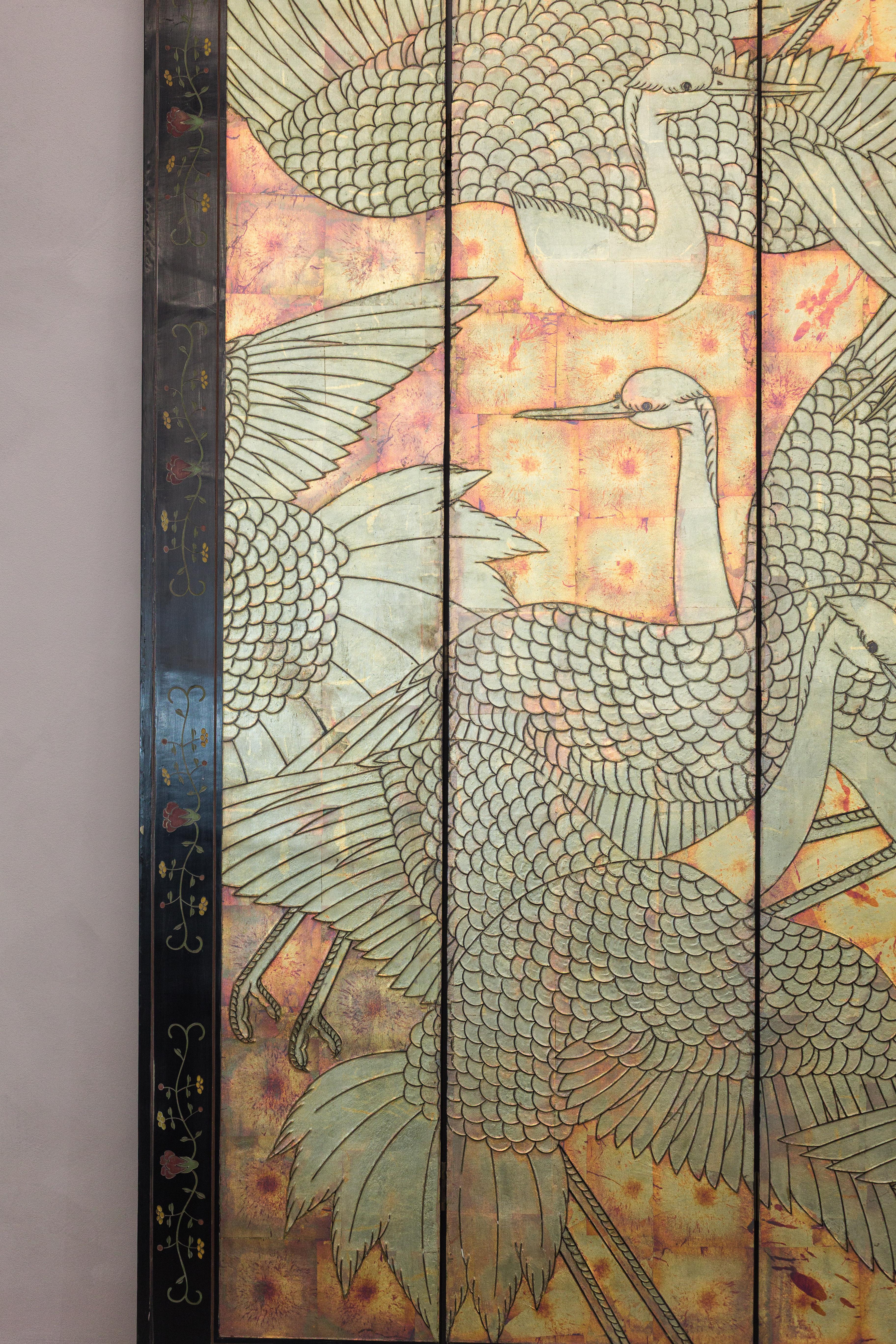 Mid-Century Chinese Coromandel Screen with Gold Cranes and Lacquered Floral Back For Sale 4