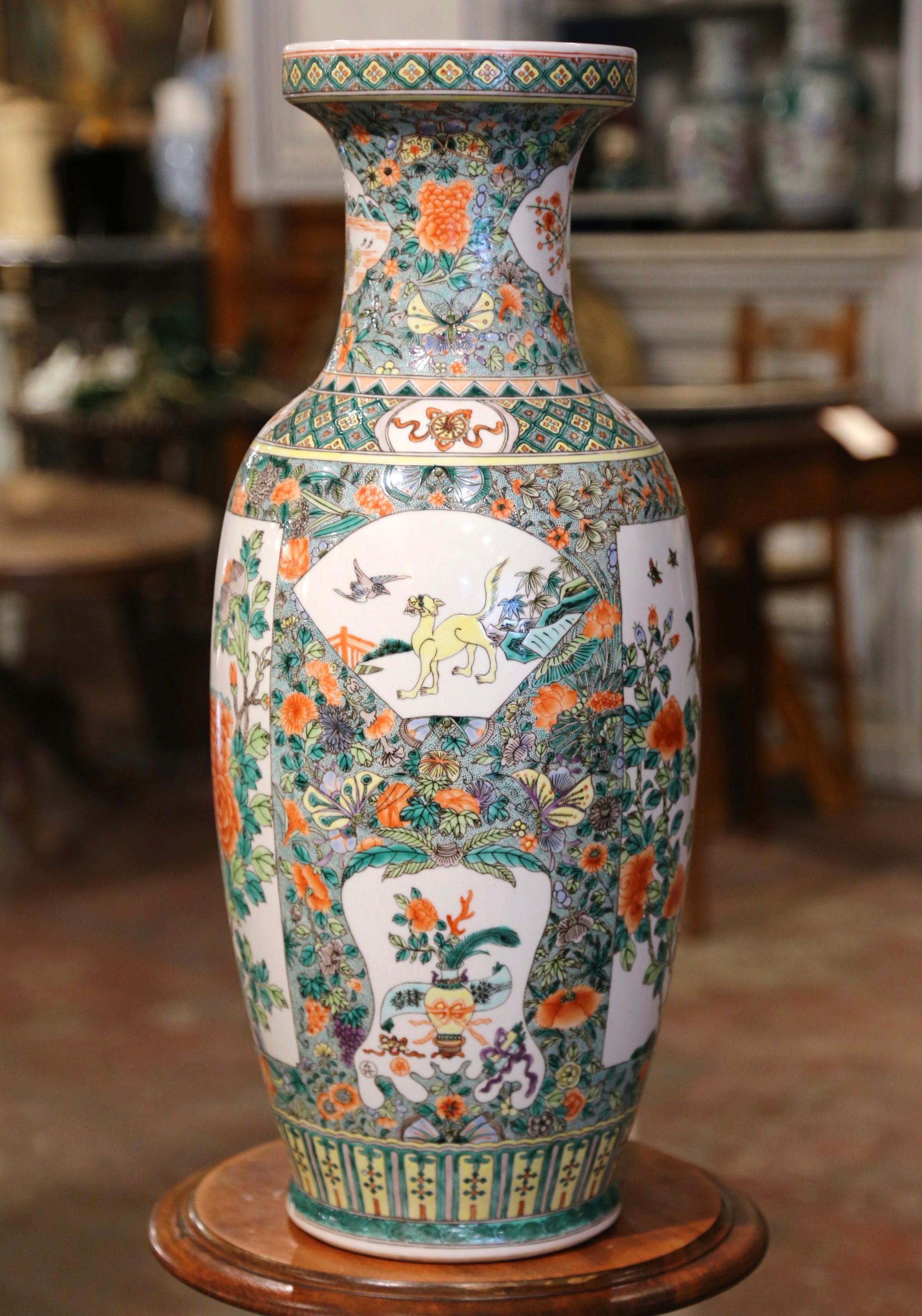 Mid-Century Chinese Hand Painted Porcelain Famille Verte Vase For Sale 4