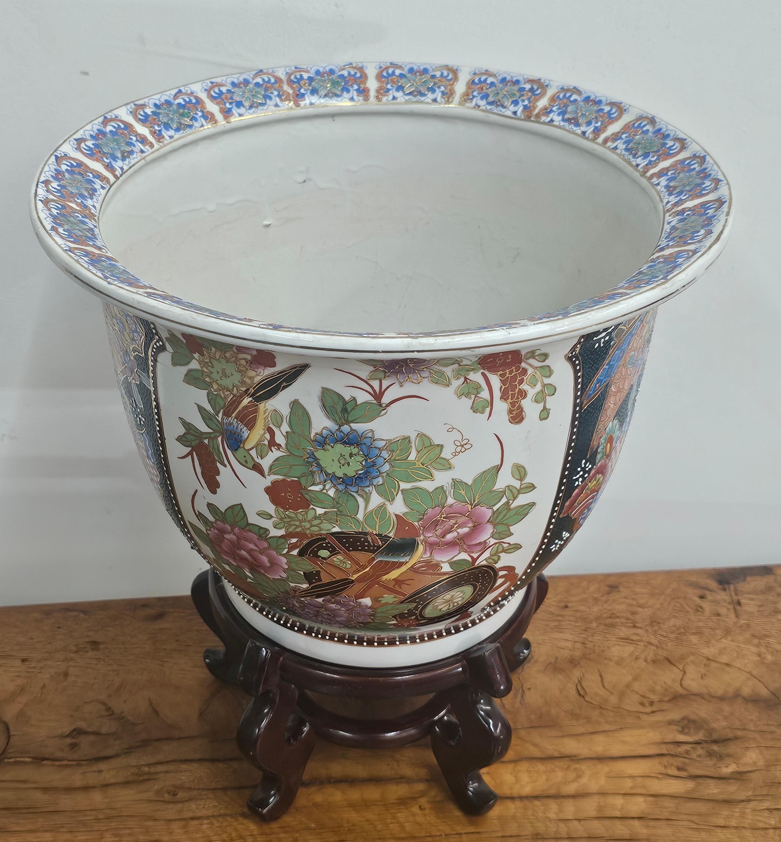 Mid Century Chinese Hand-Painted  Porcelain Jardiniere On Hardwood Stand In Good Condition For Sale In Germantown, MD