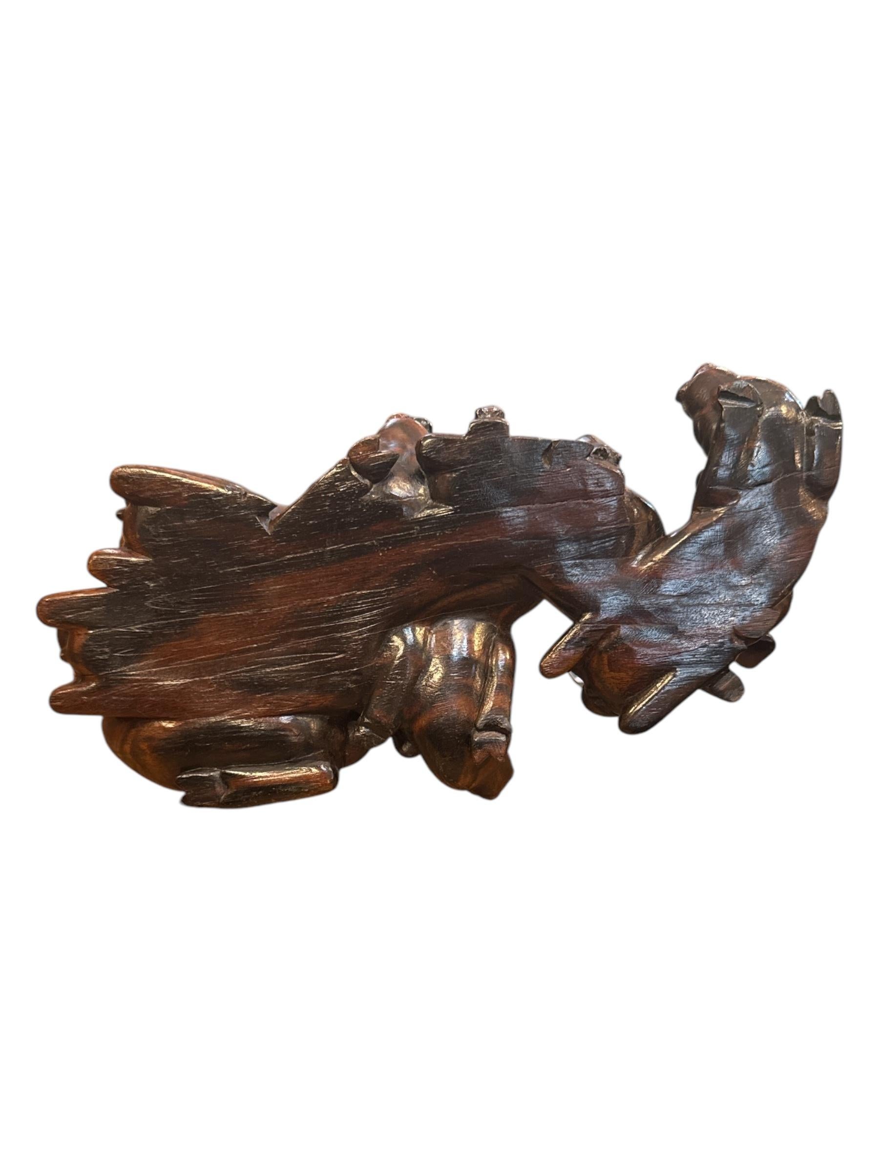 Chinois Statue de cochon chinoise du milieu du siècle en bois de fer sculptée à la main en vente