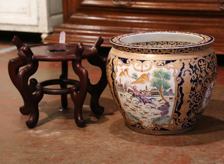 Mid-Century Chinese Painted and Gilt Porcelain Fish Bowl on Wood Stand For Sale 10