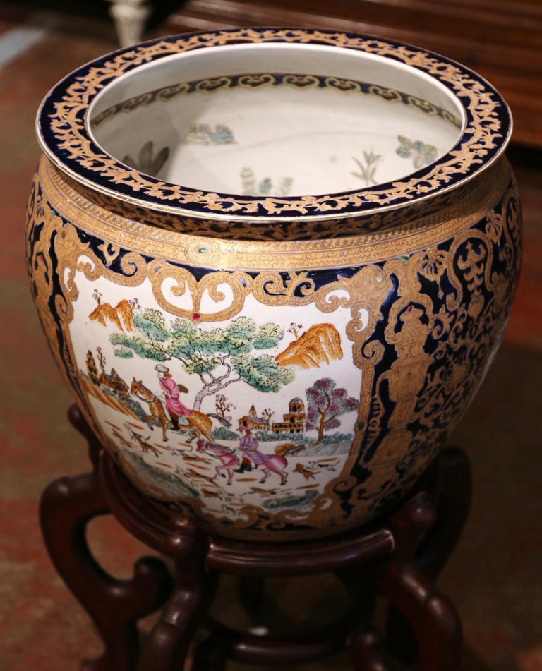 Mid-Century Chinese Painted and Gilt Porcelain Fish Bowl on Wood Stand For Sale 1
