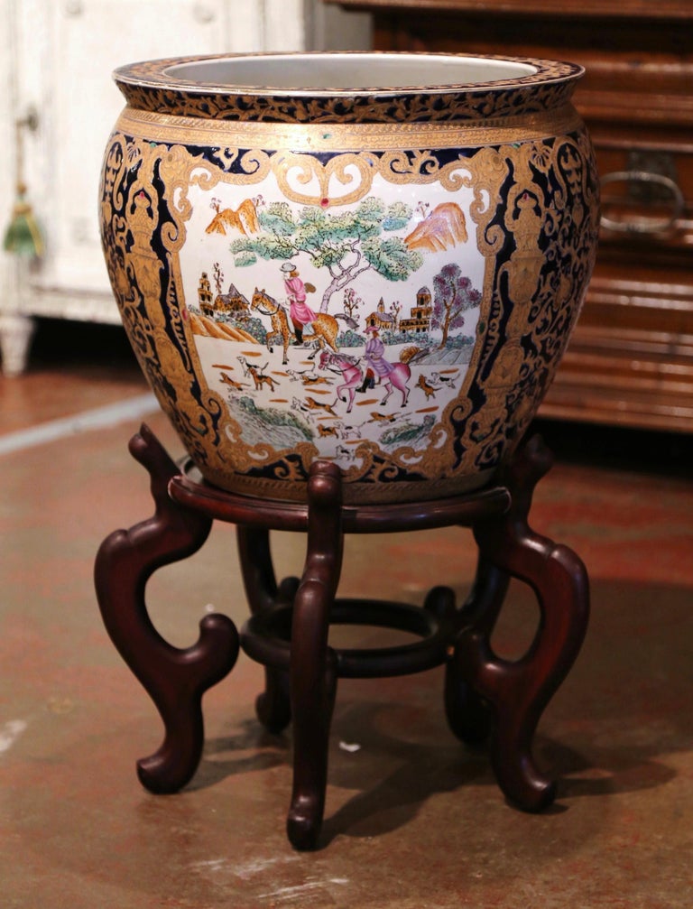 Mid-Century Chinese Painted and Gilt Porcelain Fish Bowl on Wood Stand For Sale 2